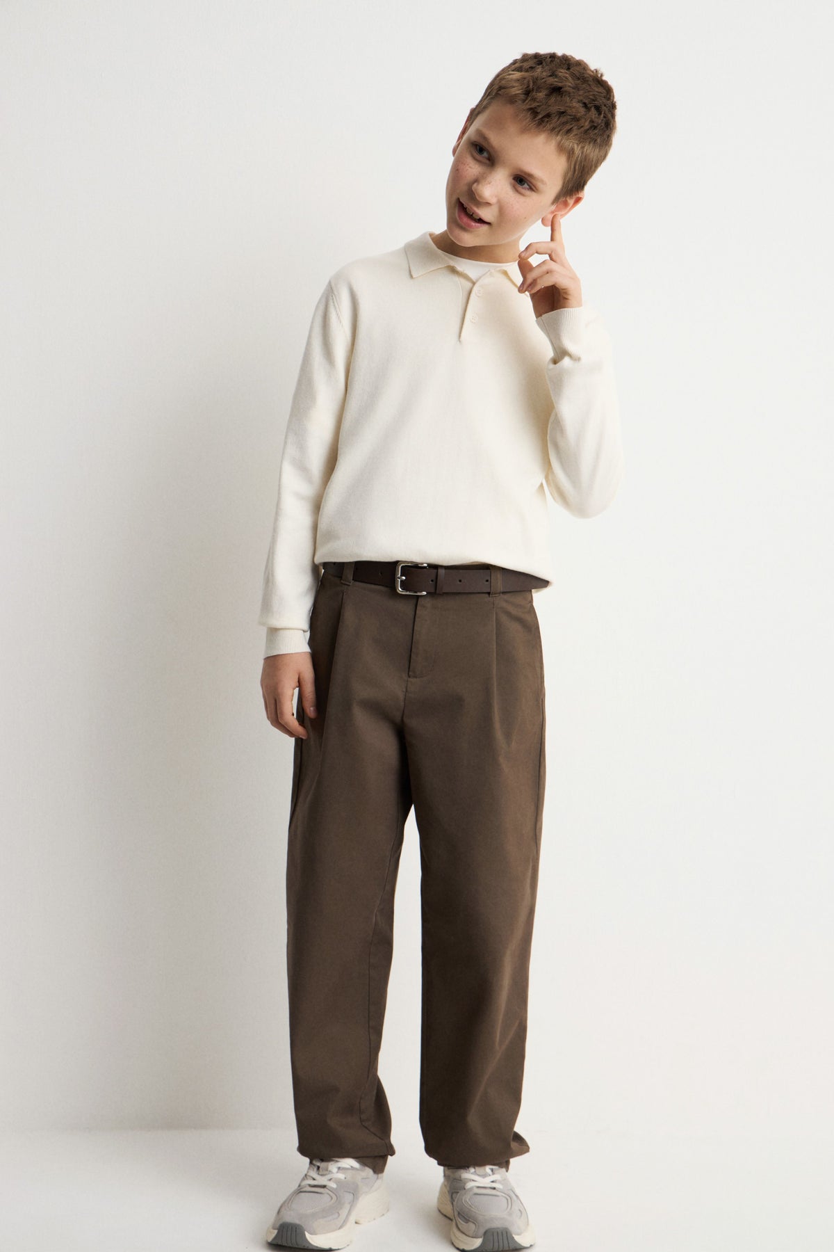 DARK BROWN
