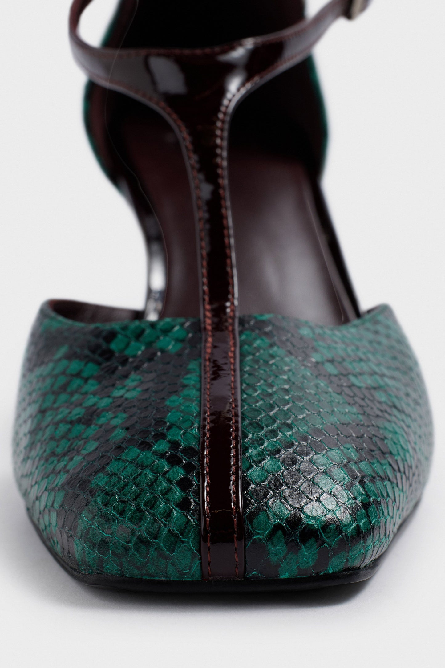 DARK GREEN