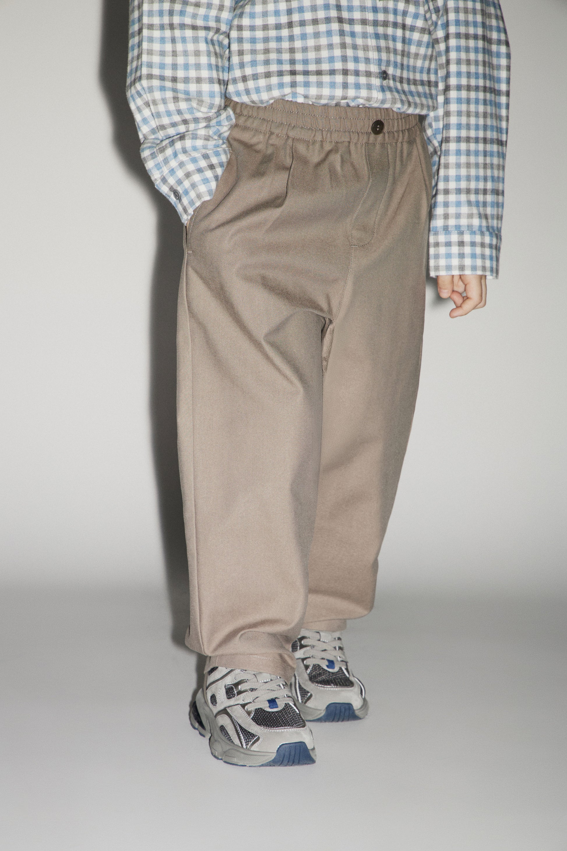GRAY BROWN