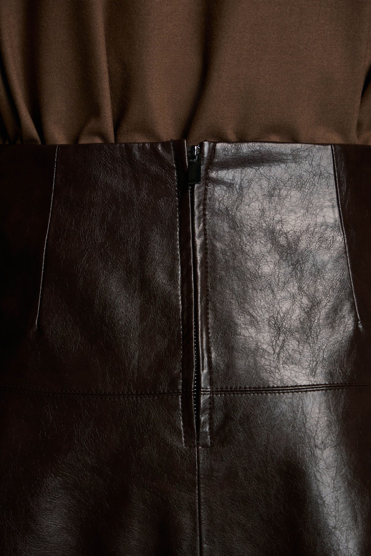 DARK BROWN