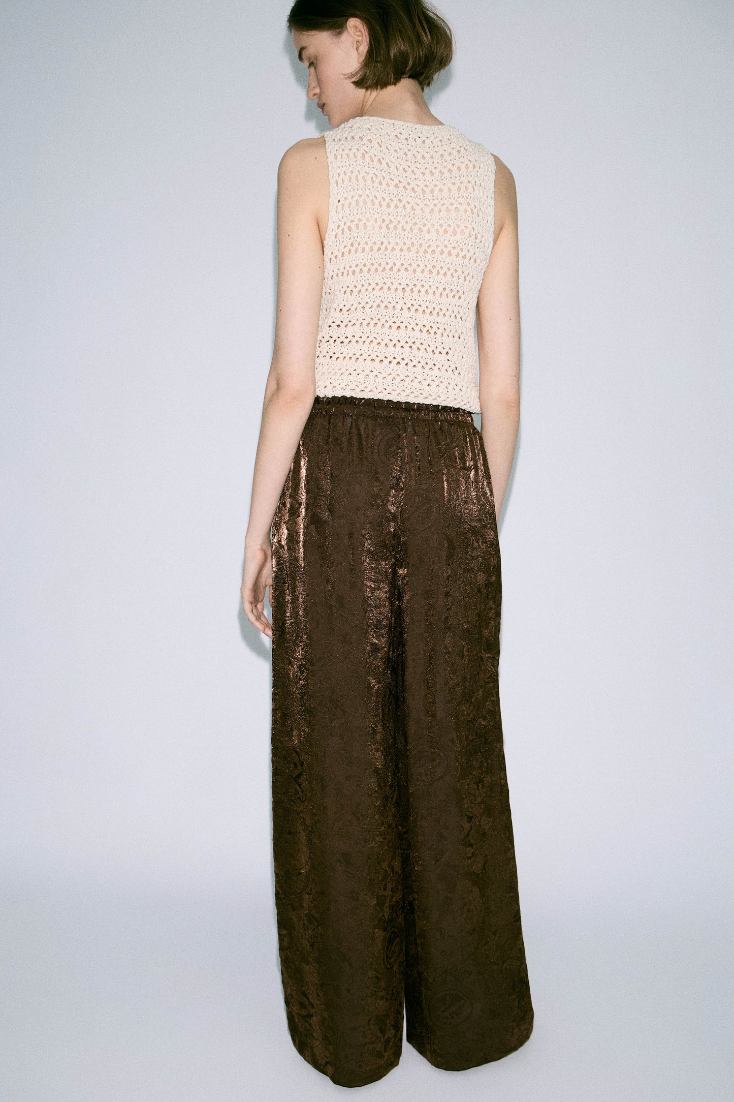 DARK BROWN
