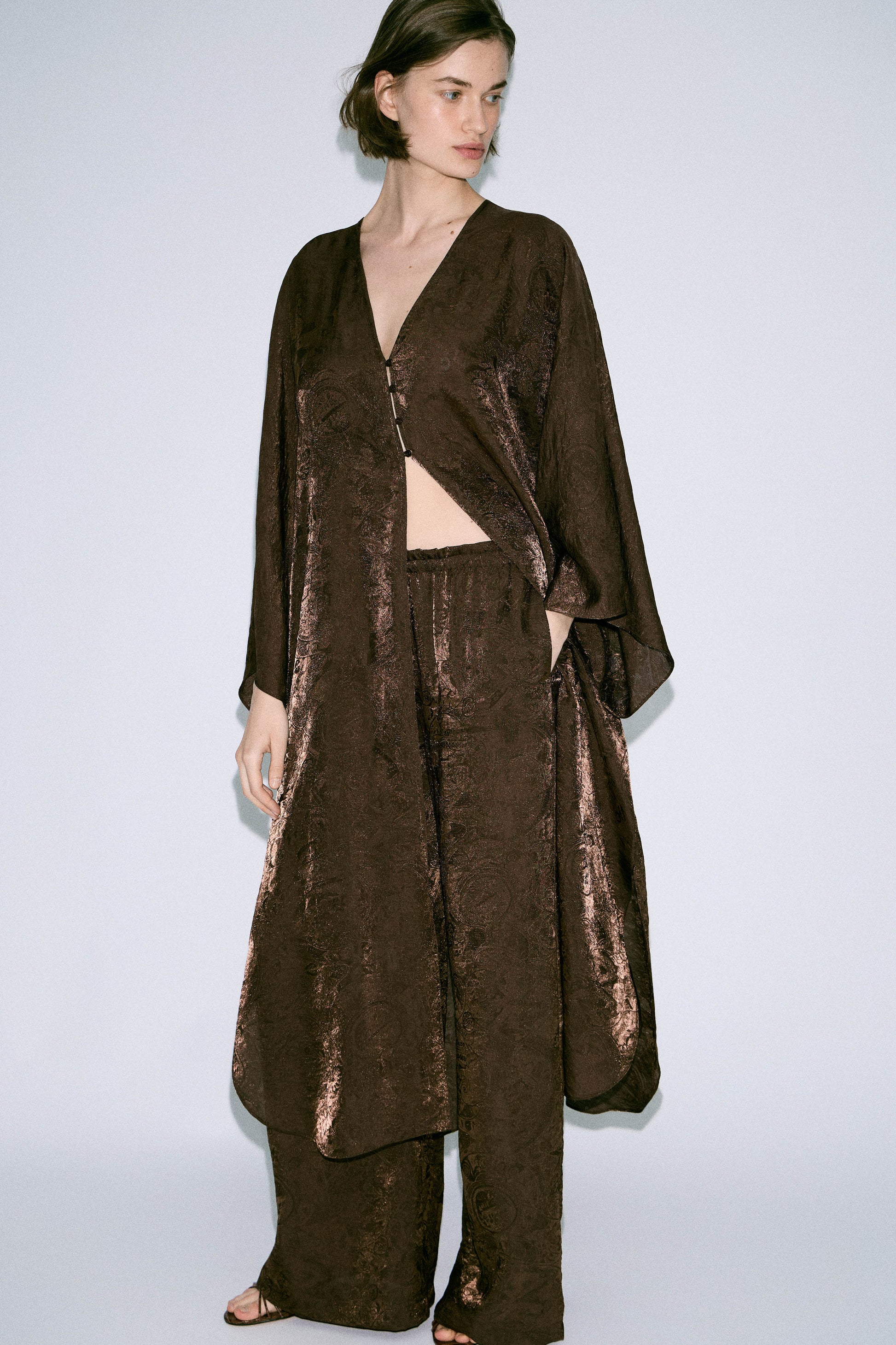 DARK BROWN