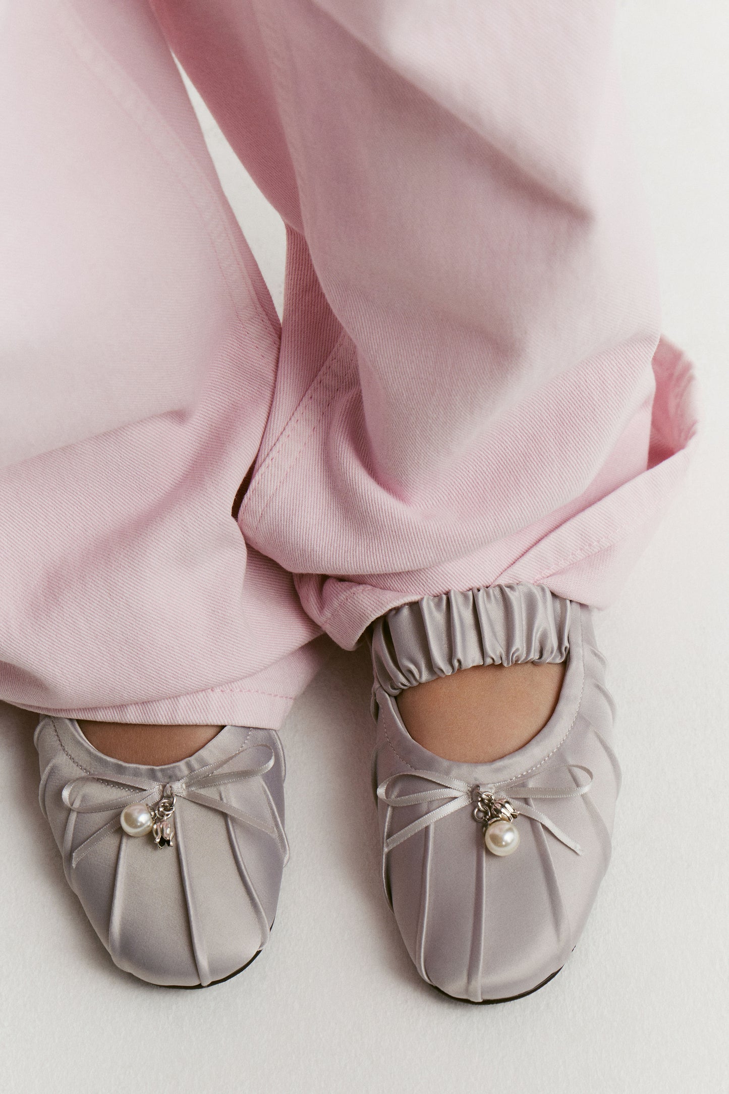 LIGHT GREY