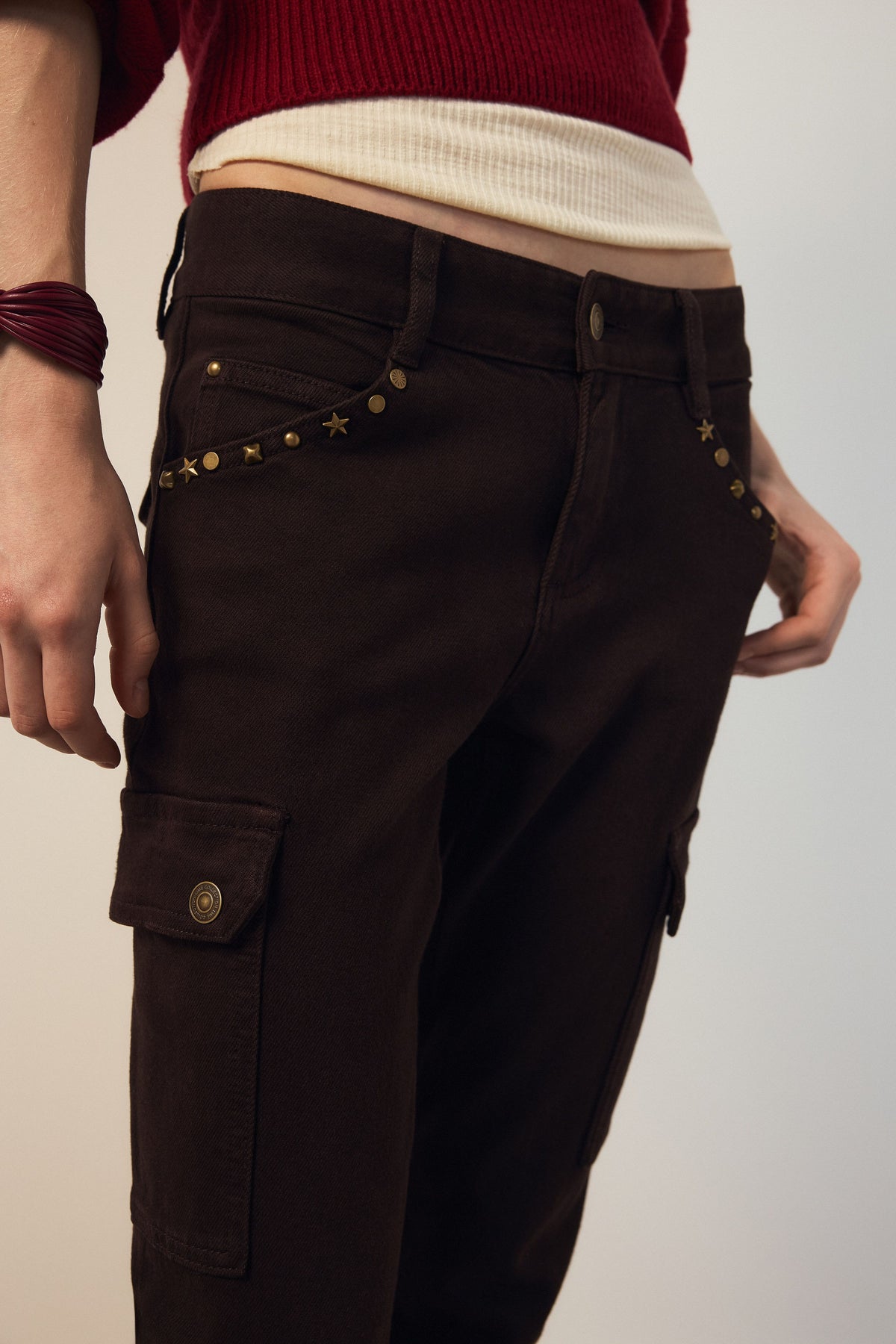 DARK BROWN