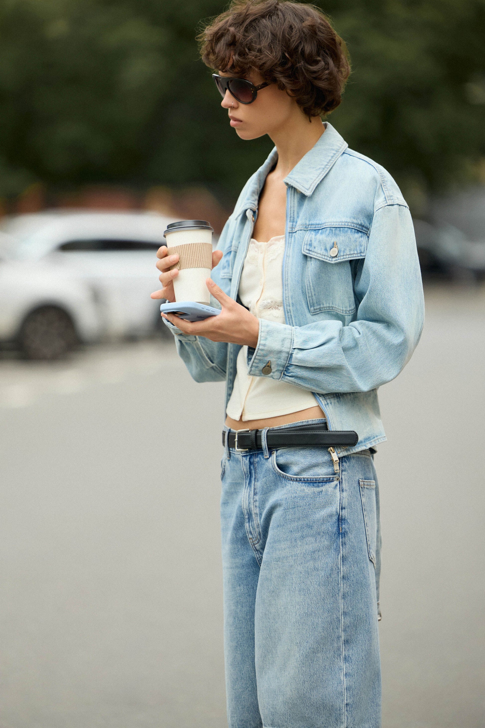 ANTIQUE BLUE