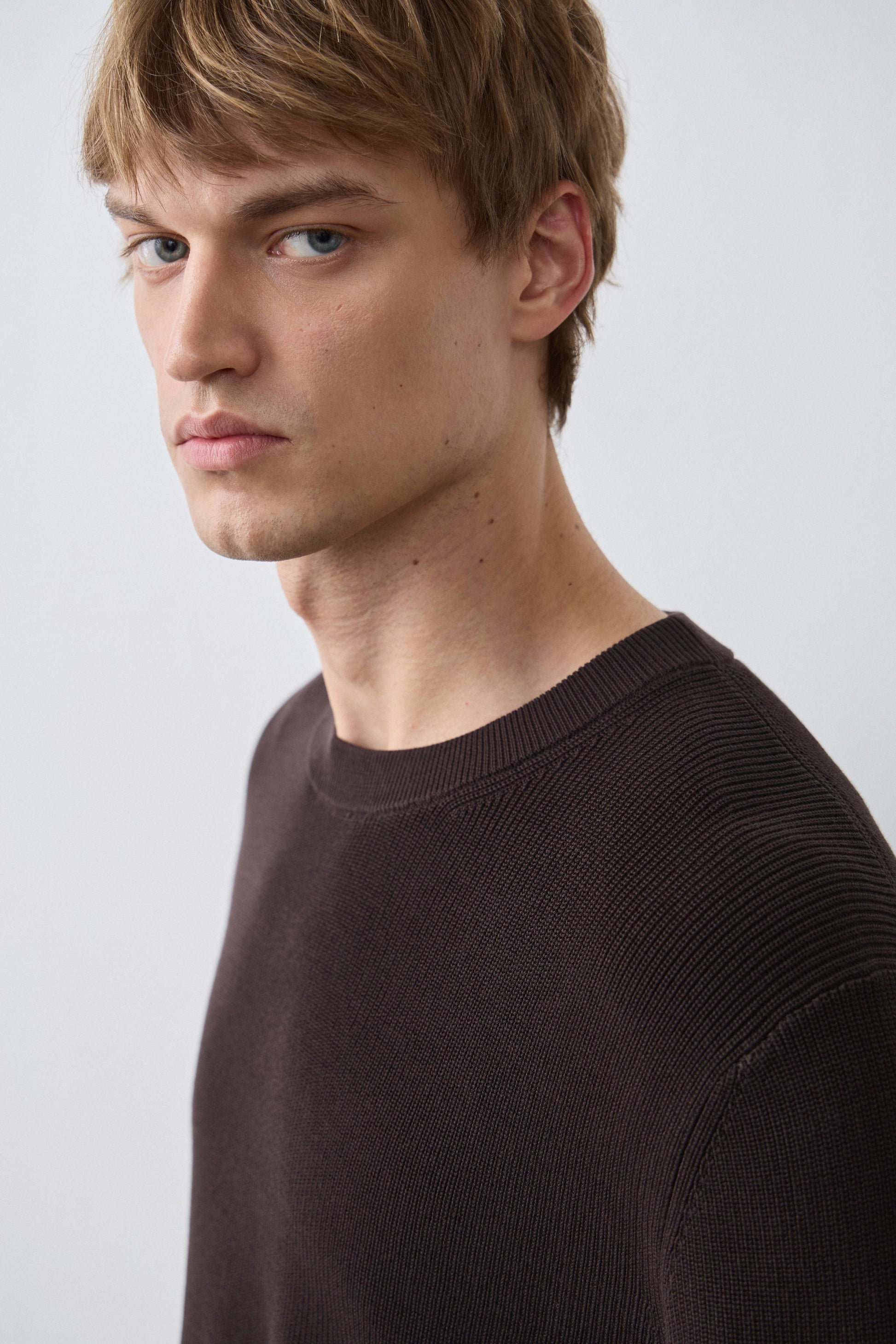 DARK BROWN