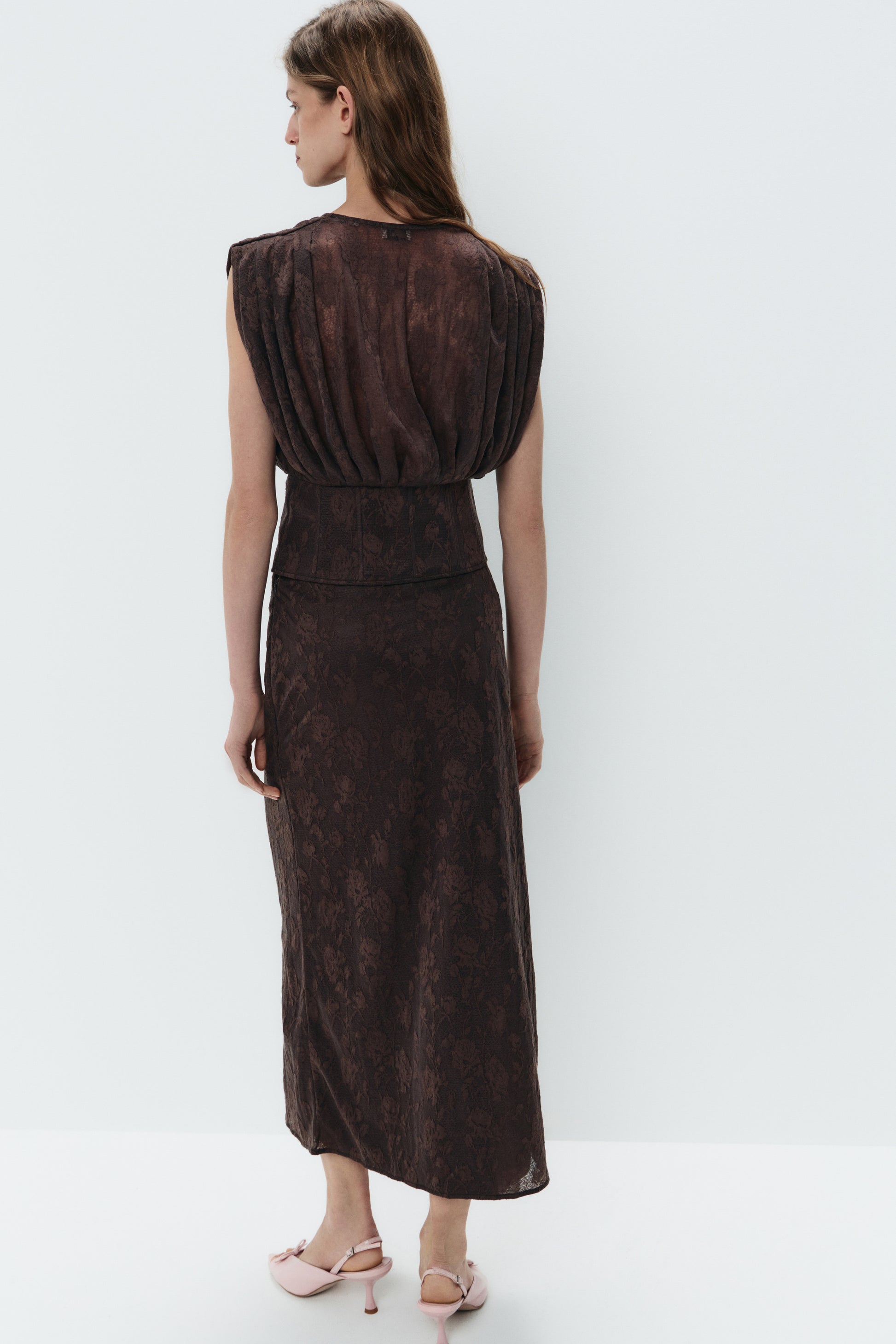 DARK BROWN