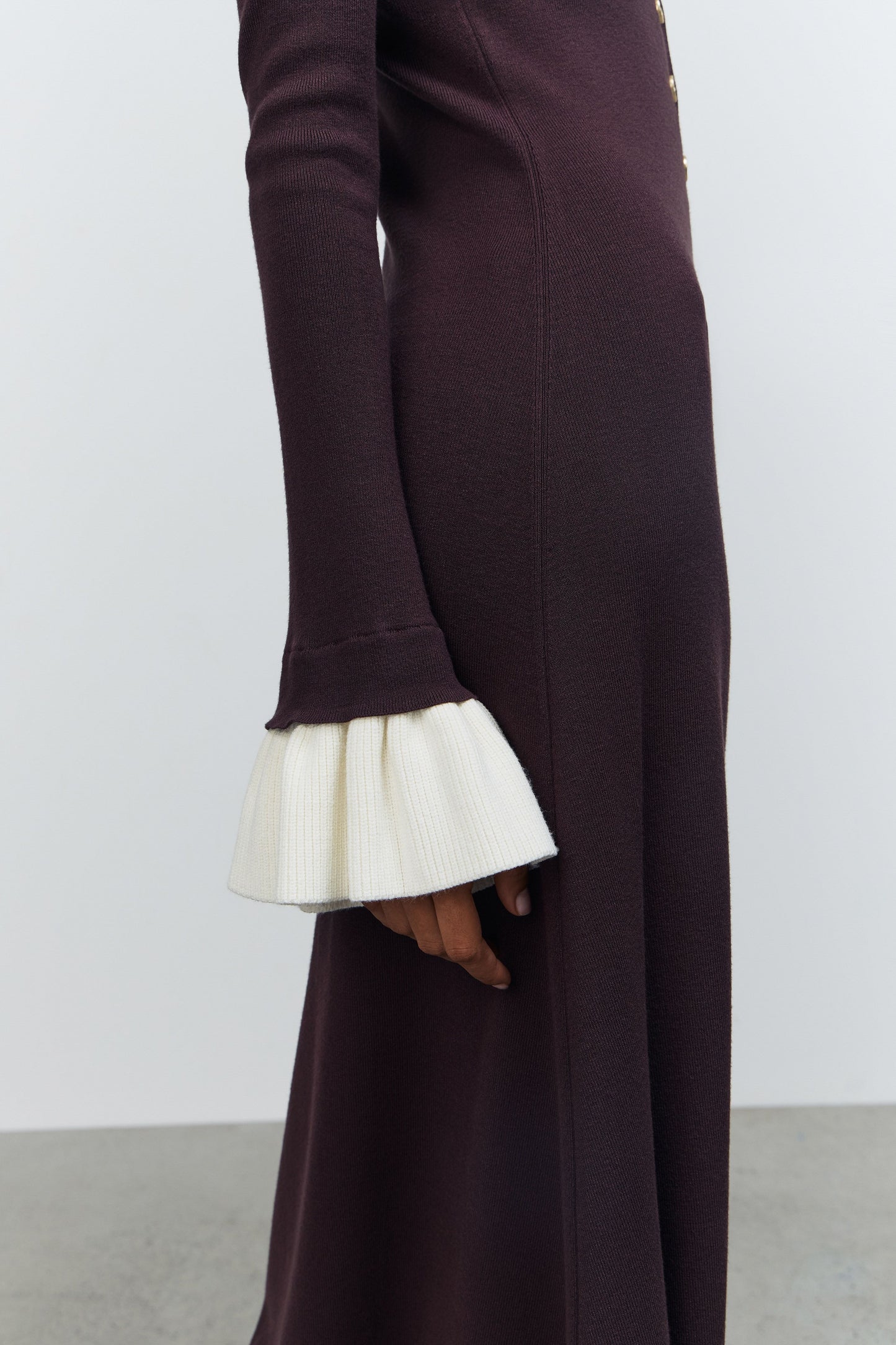 DARK BROWN