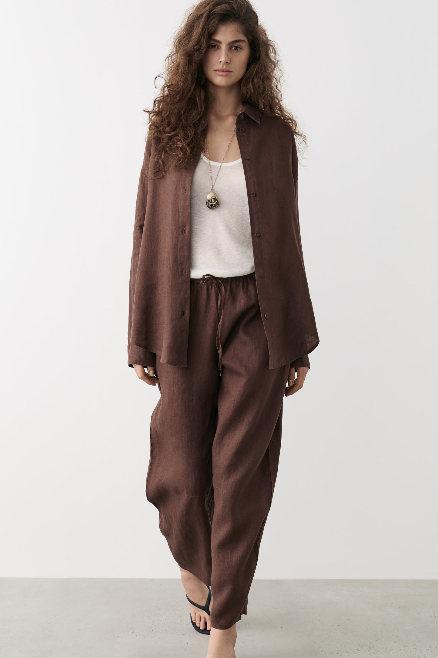 DARK BROWN