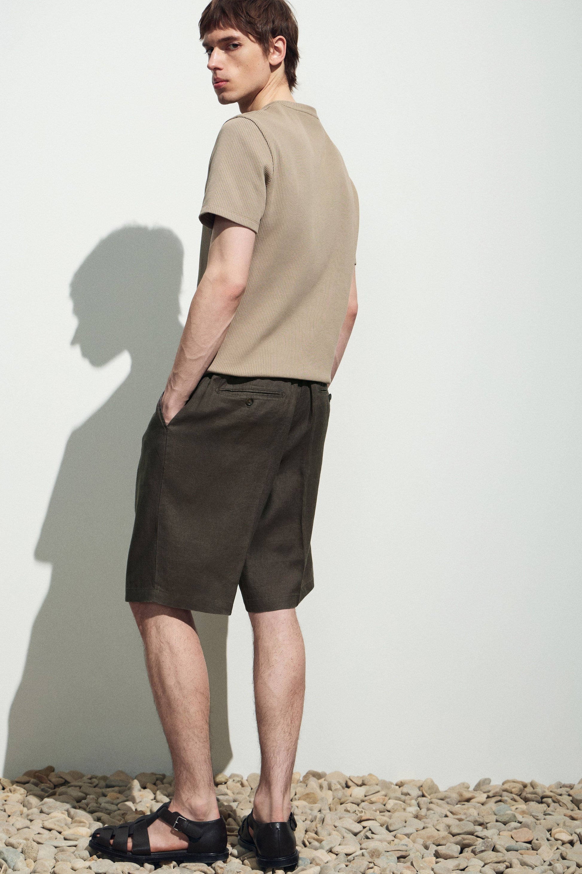 DARK BROWN