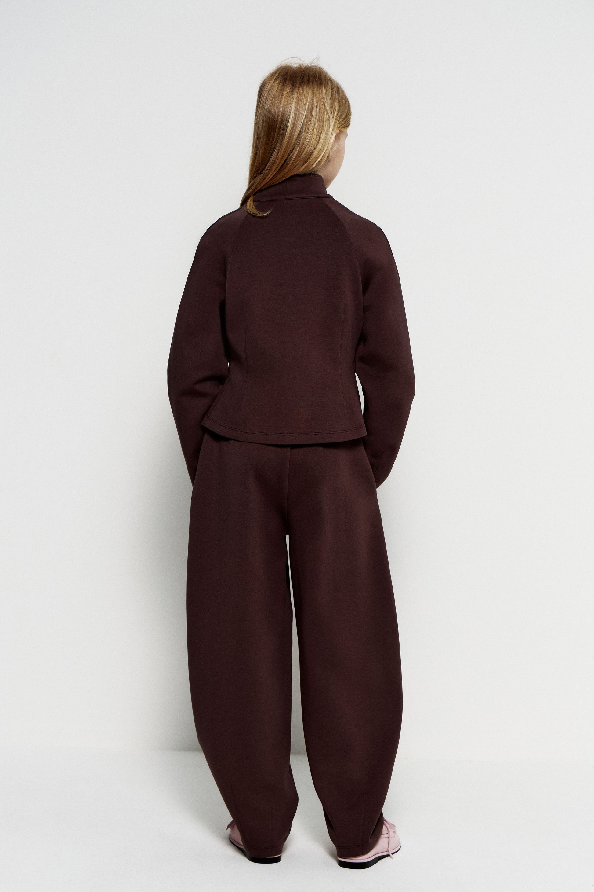 DARK BROWN