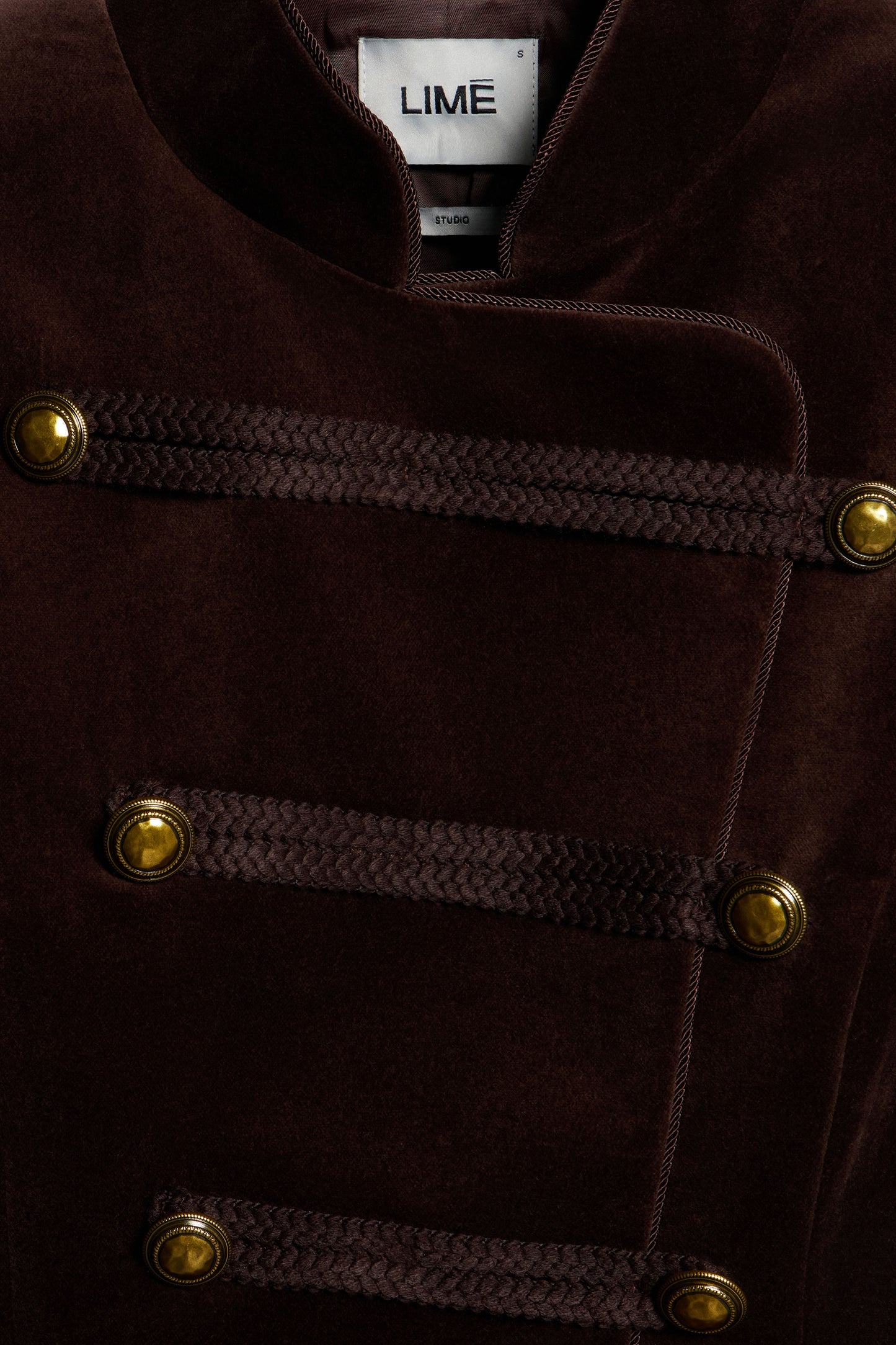 DARK BROWN