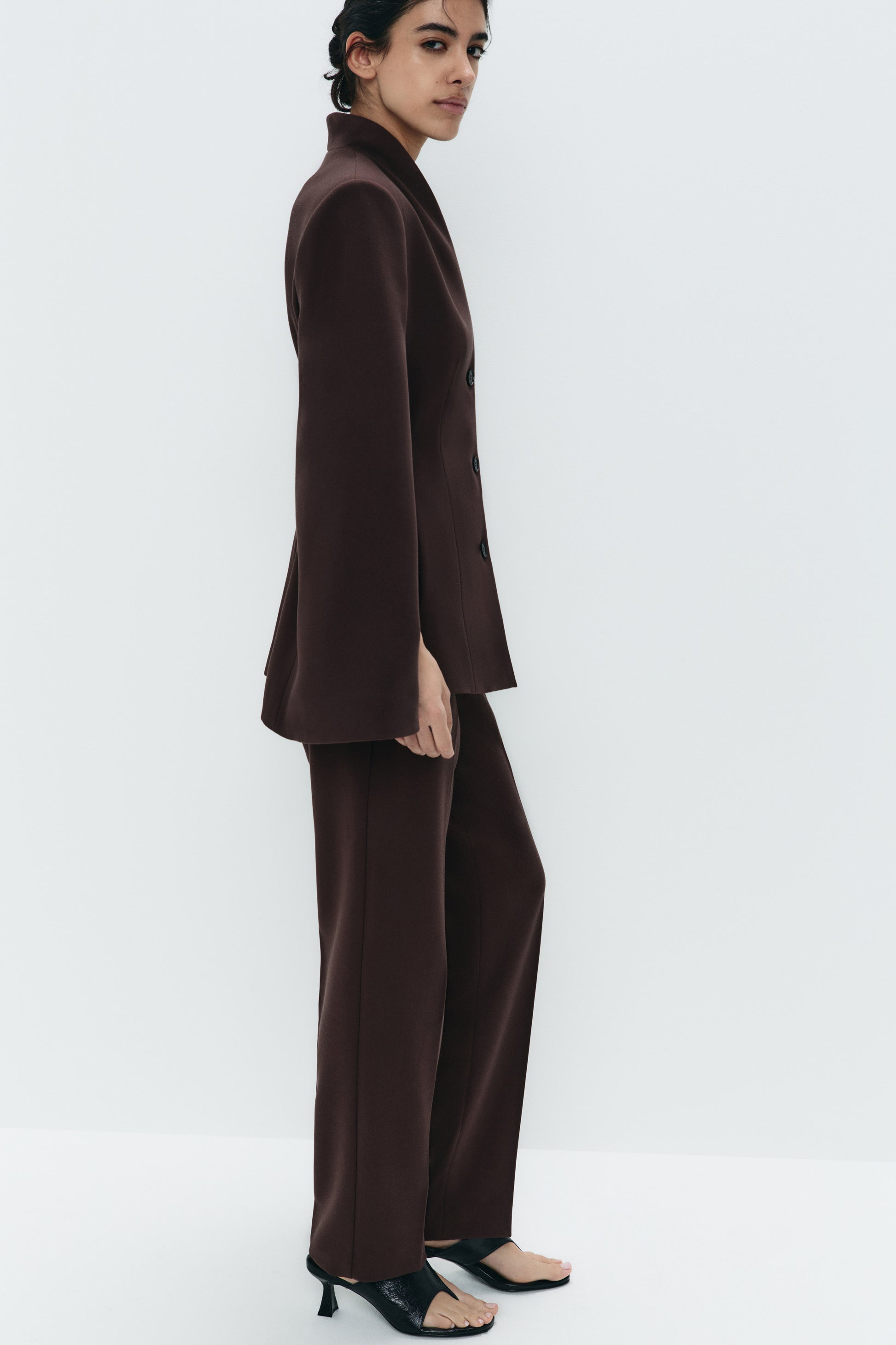 DARK BROWN
