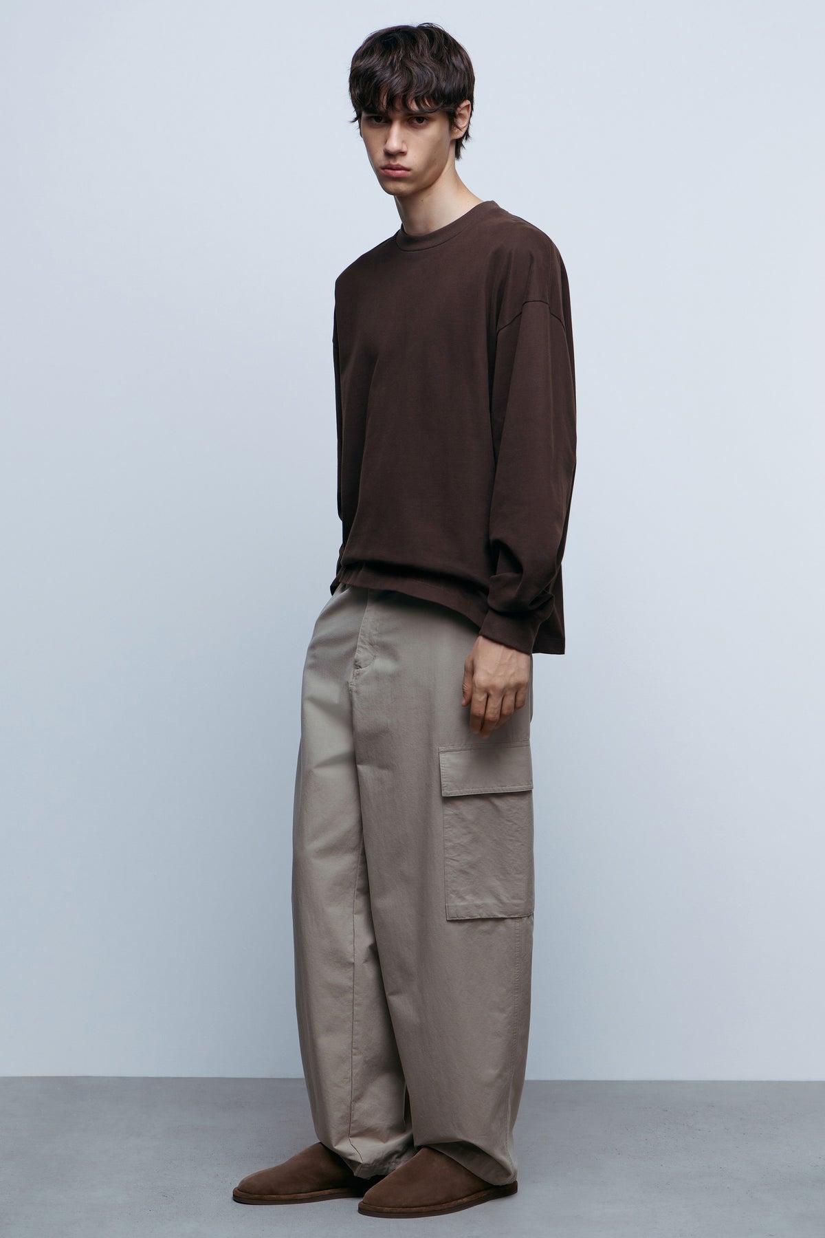 DARK BROWN