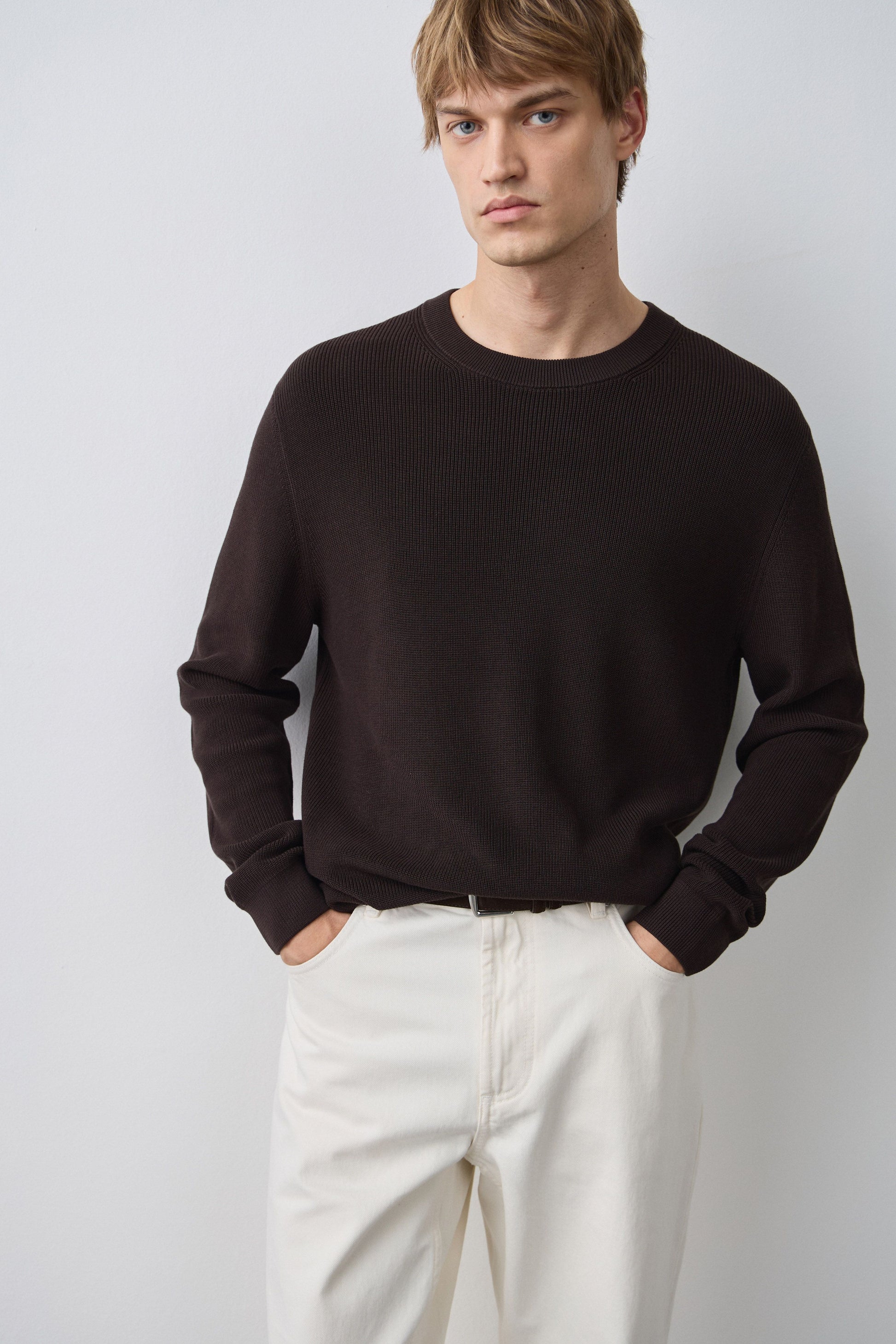 DARK BROWN