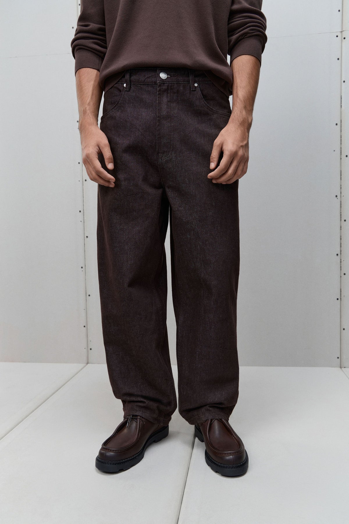 DARK BROWN
