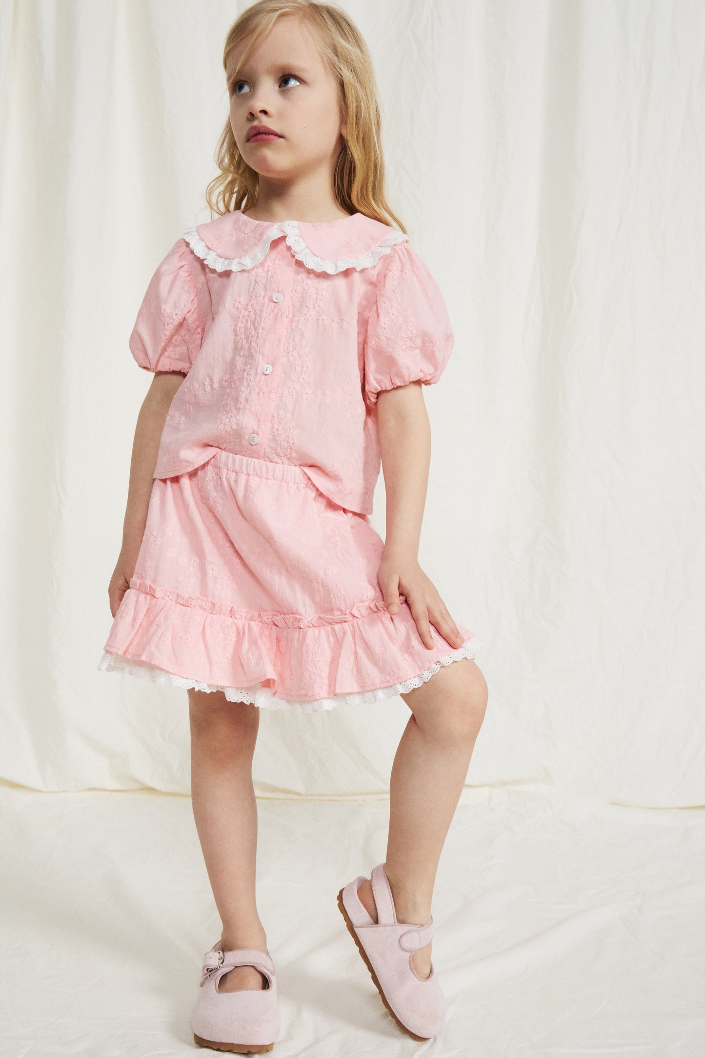 LIGHT PINK