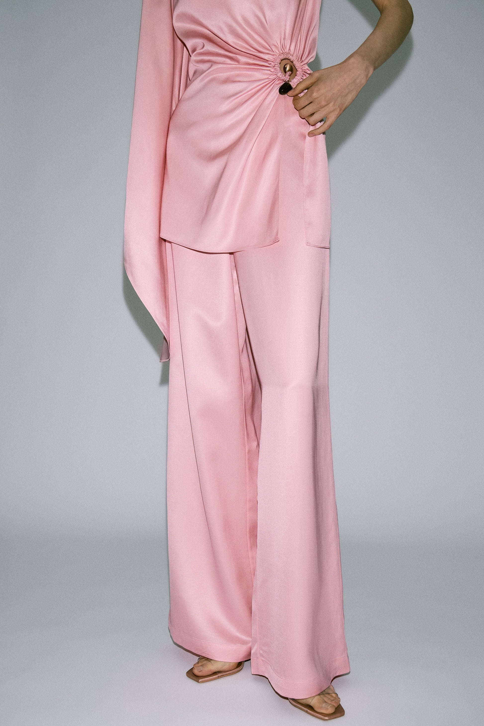 LIGHT PINK