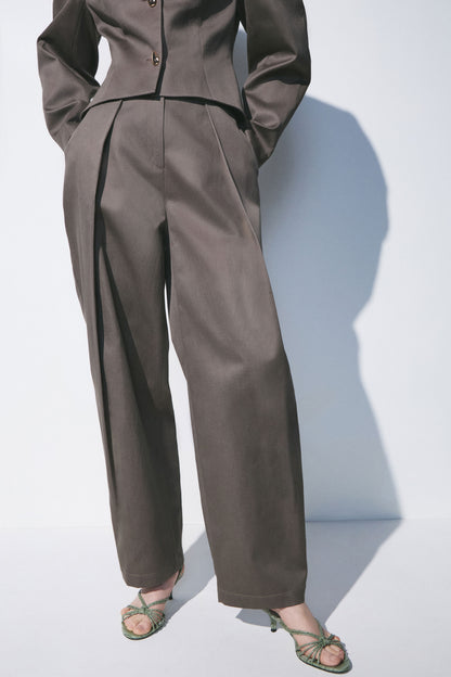 GRAY BROWN