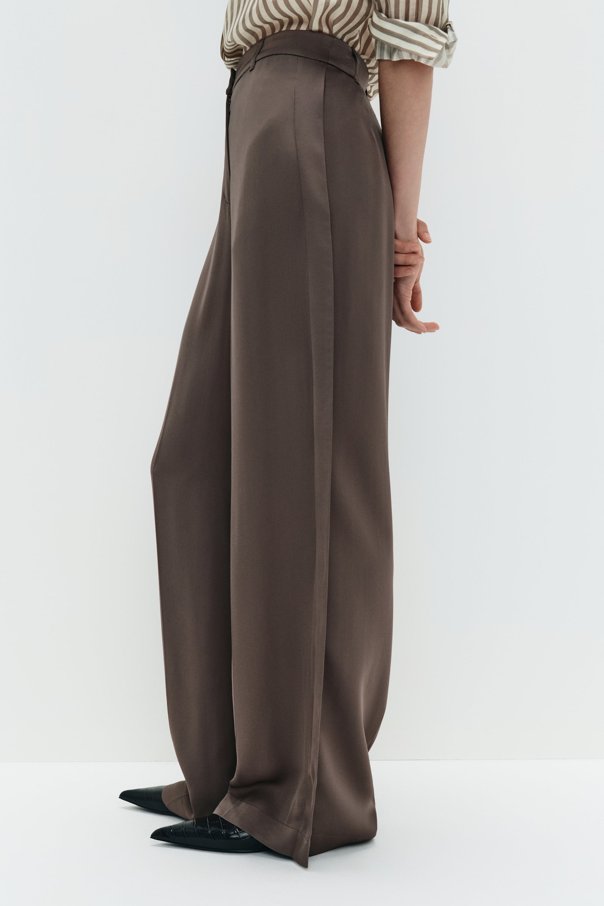 GRAY BROWN