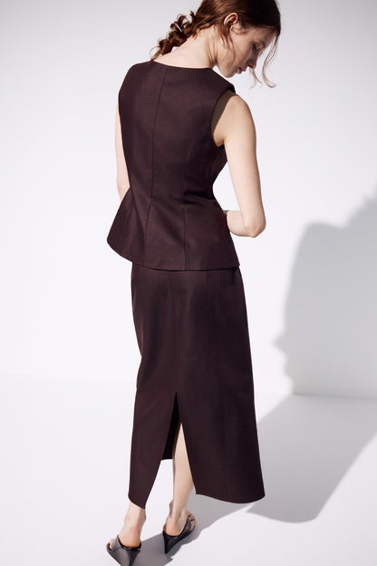 DARK BROWN