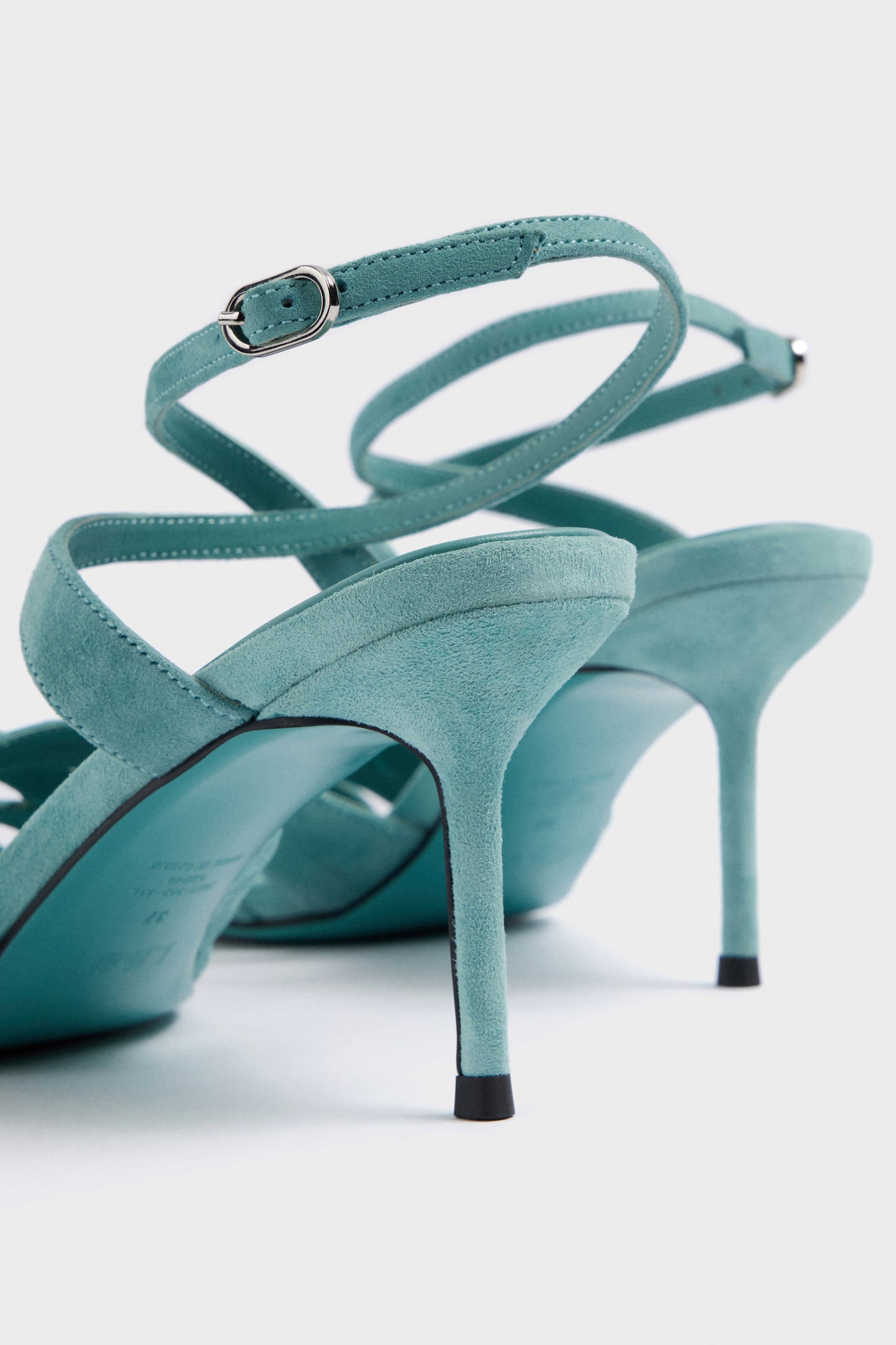 MINERAL BLUE