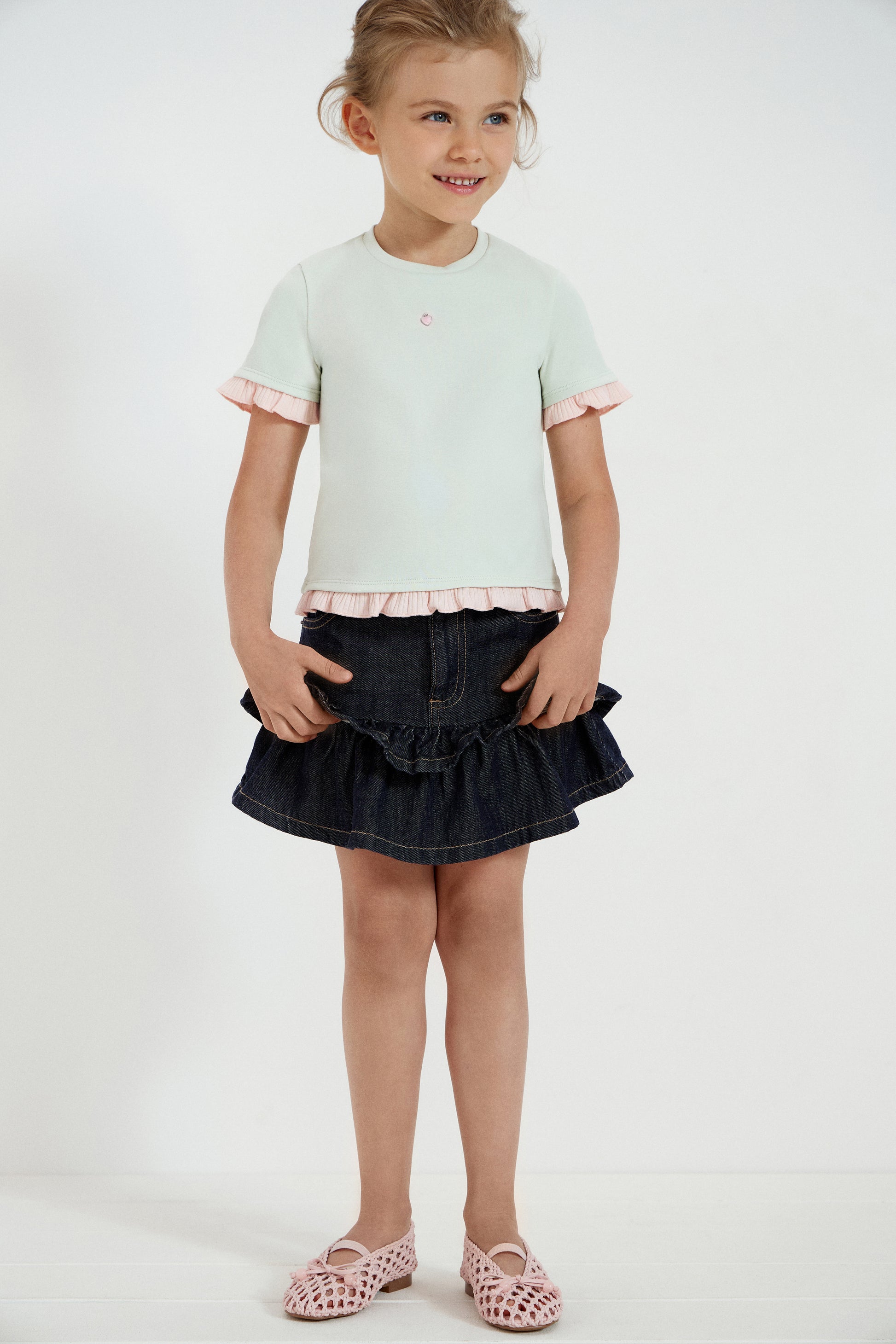 LIGHT GREEN