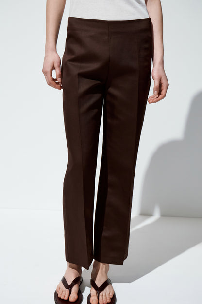 DARK BROWN