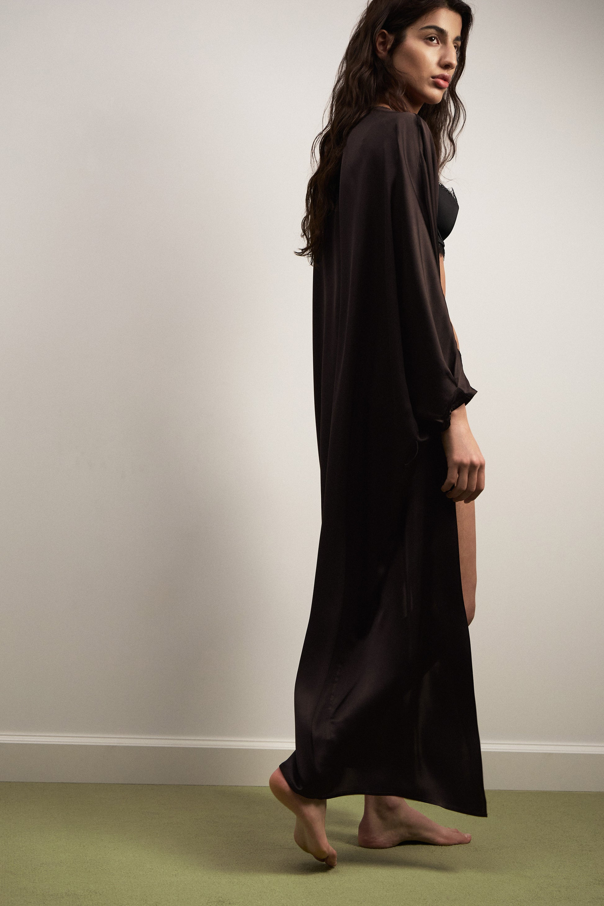 DARK BROWN