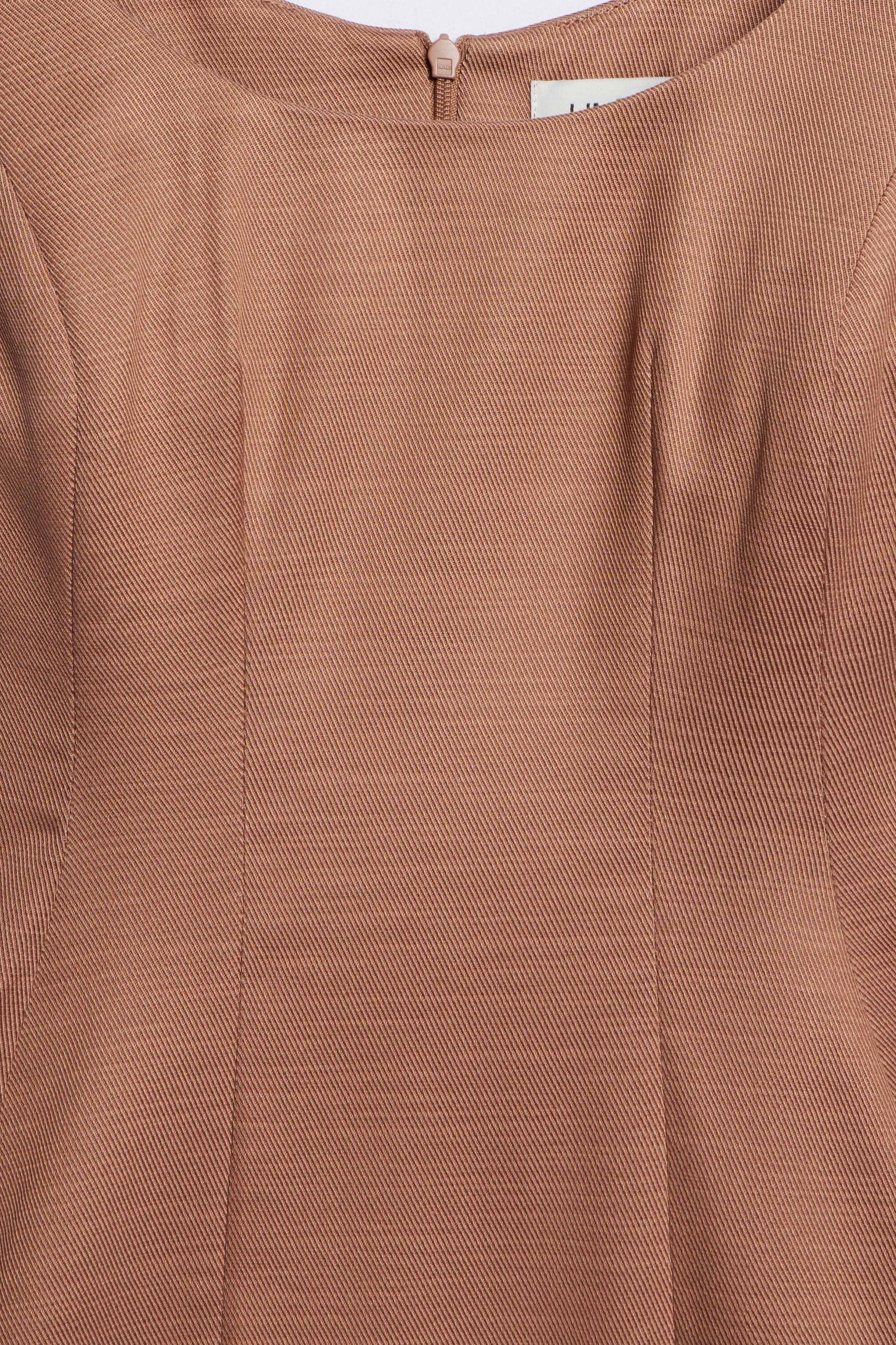 DARK BEIGE