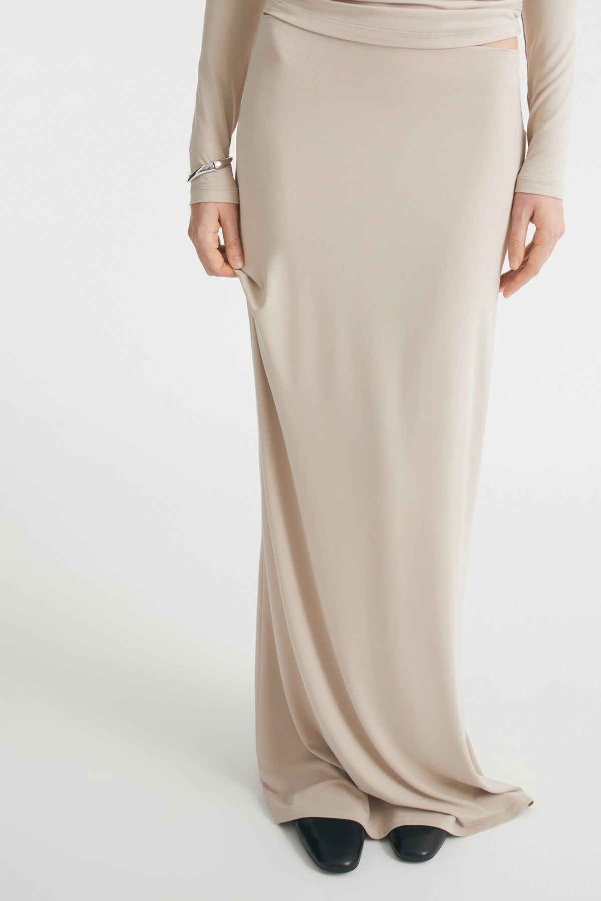 LIGHT GREY
