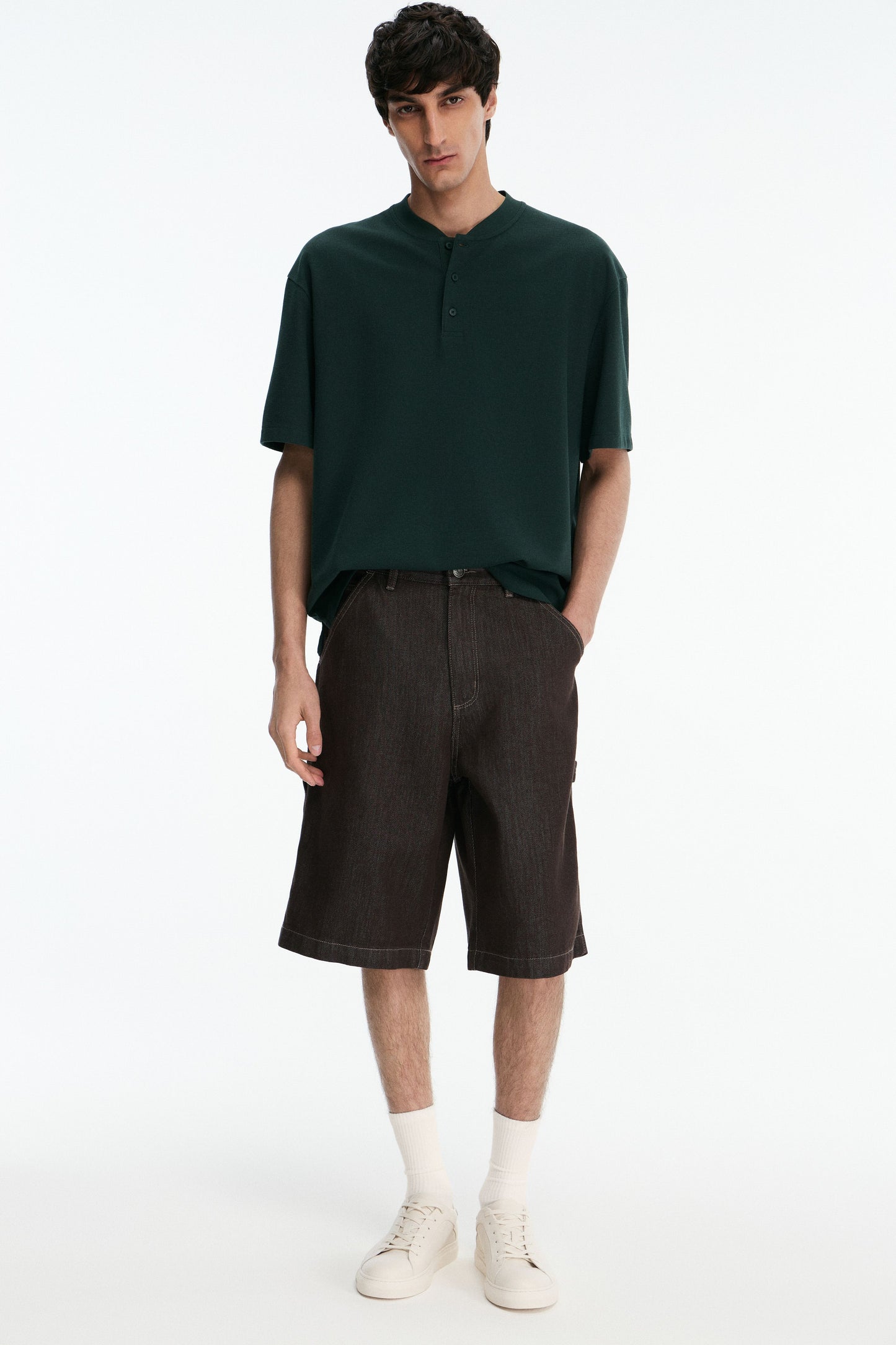 DARK BROWN
