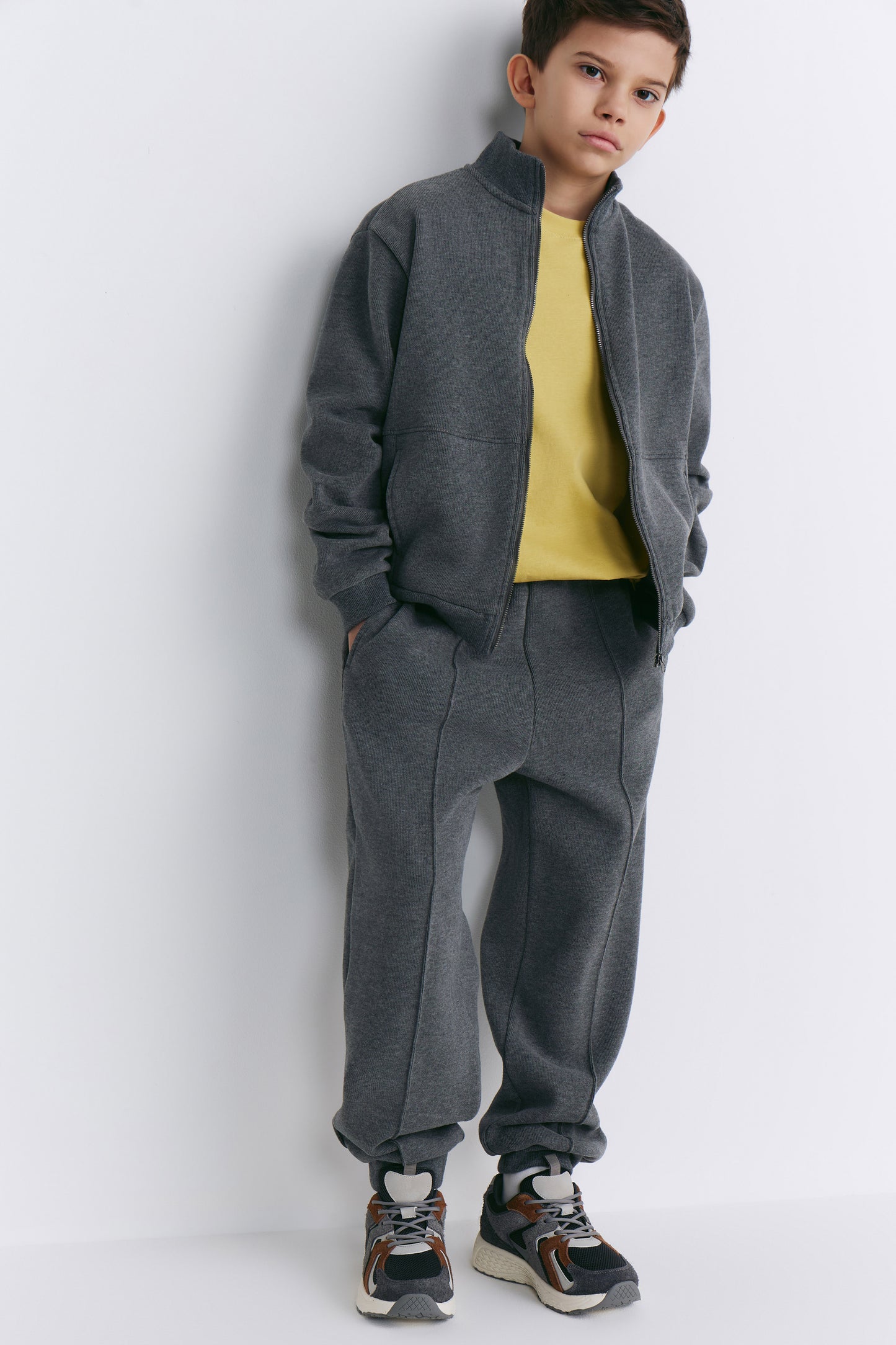 DARK GREY