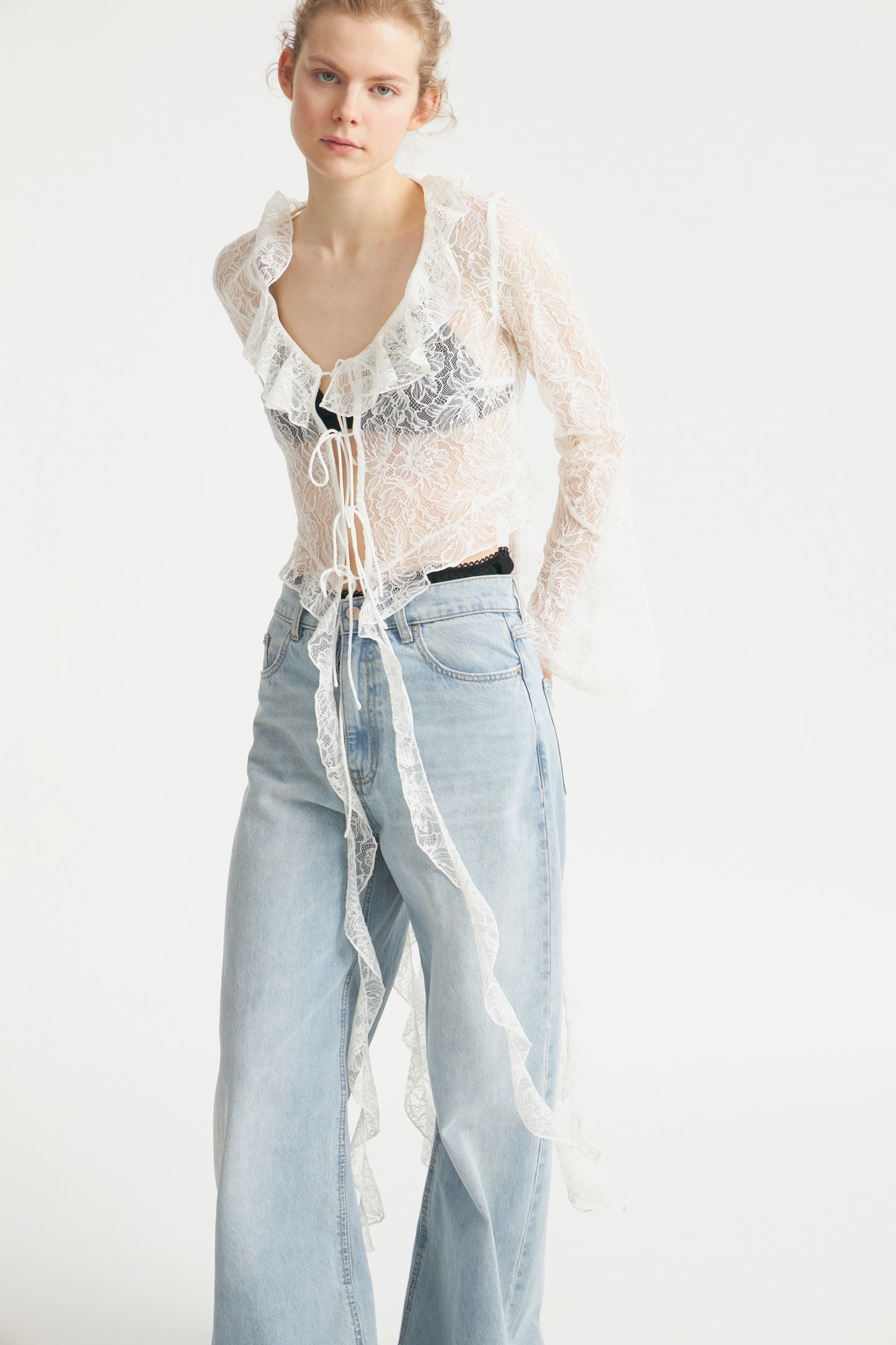 FRILL-TRIMMED LACE BLOUSE