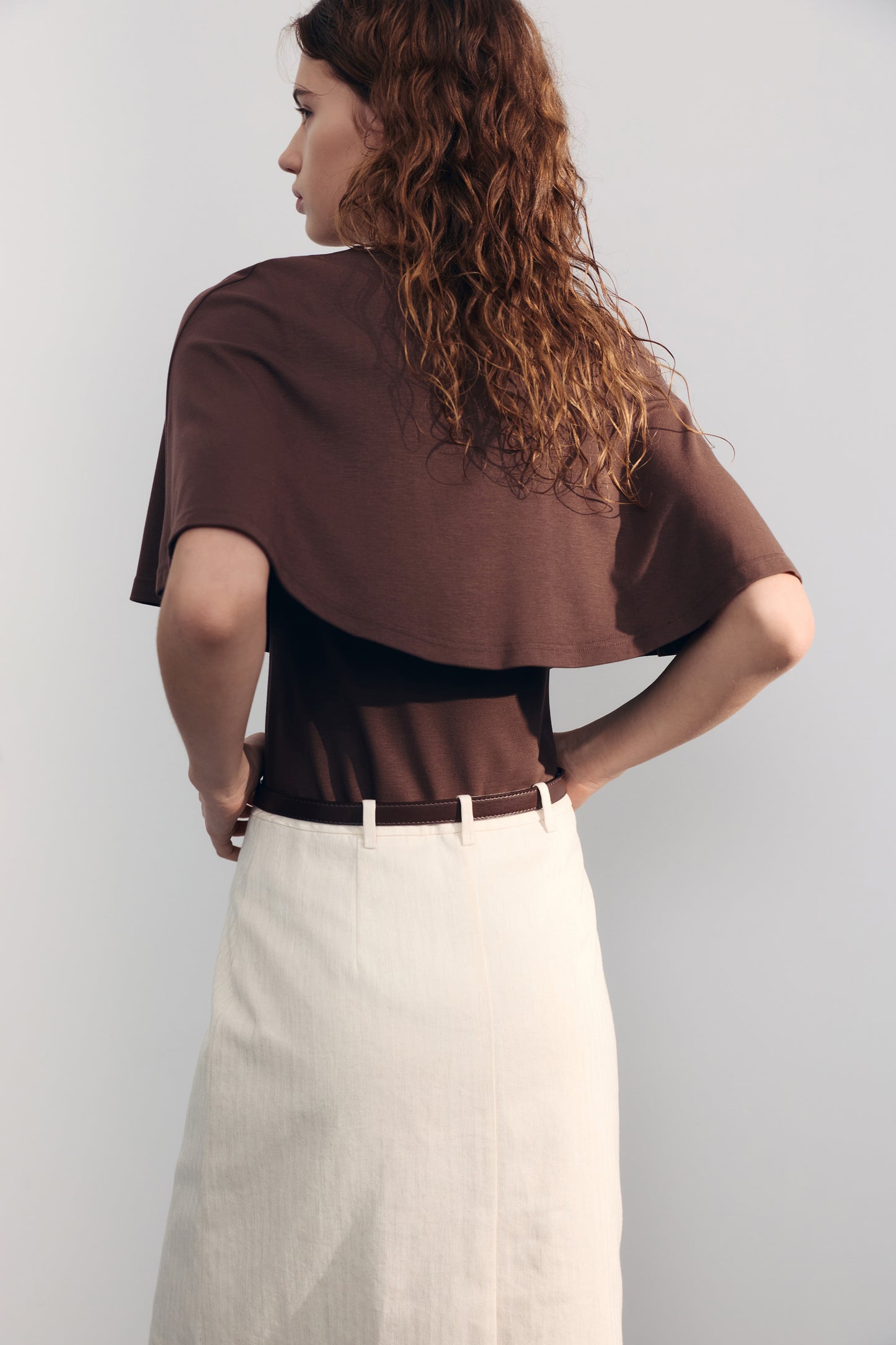 DARK BROWN