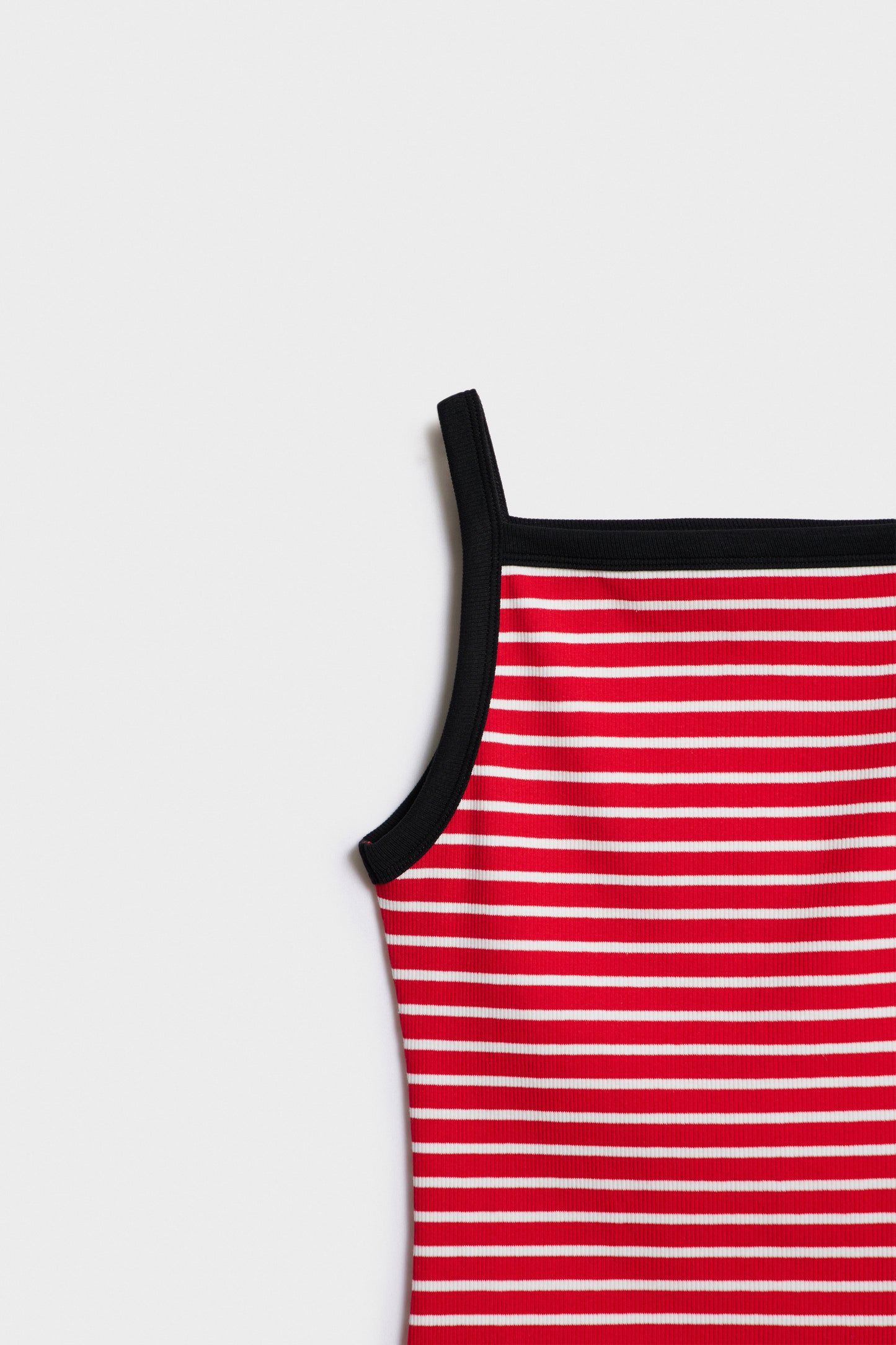 WHITE/RED