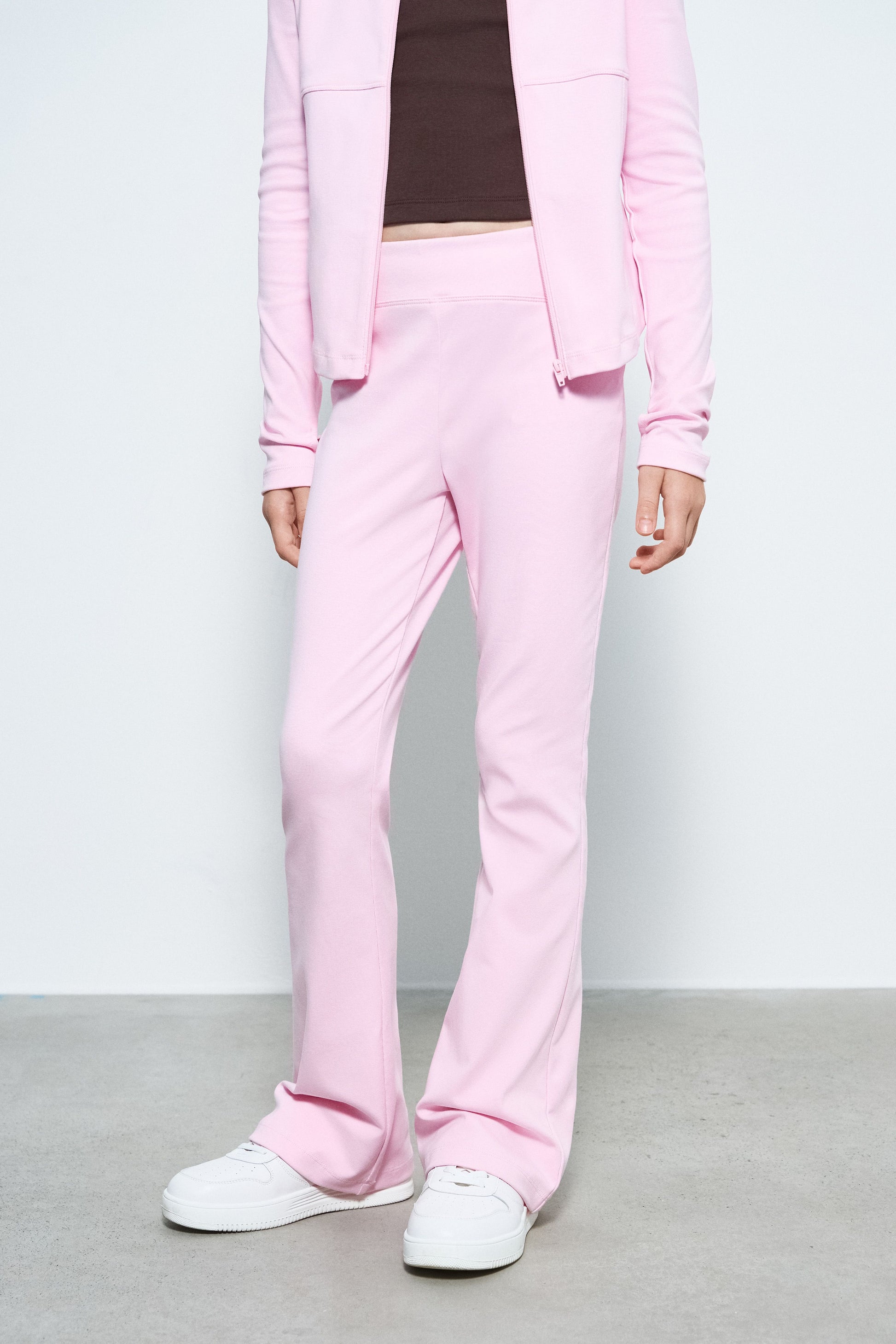 LIGHT PINK