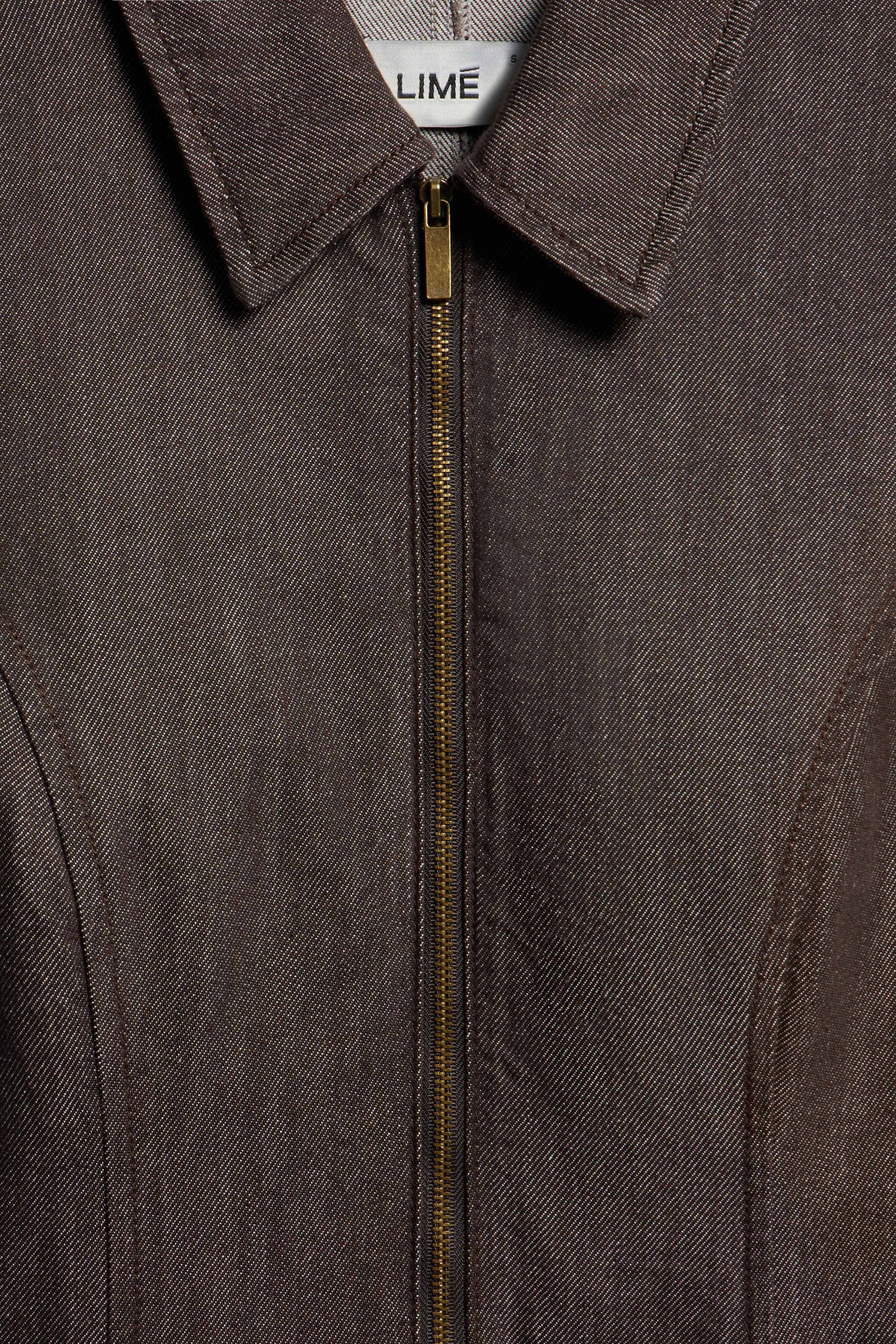 DARK BROWN