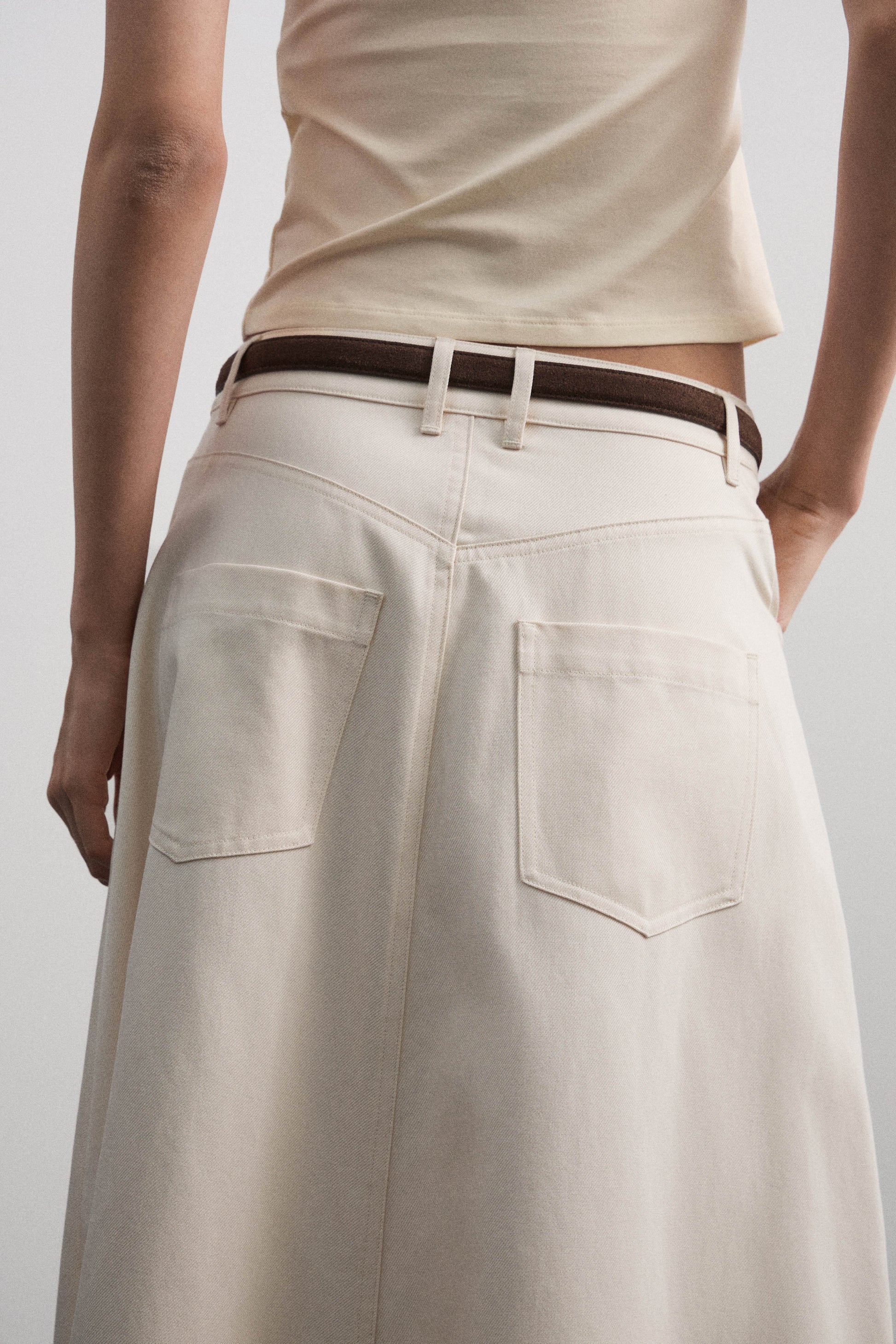 LIGHT BEIGE