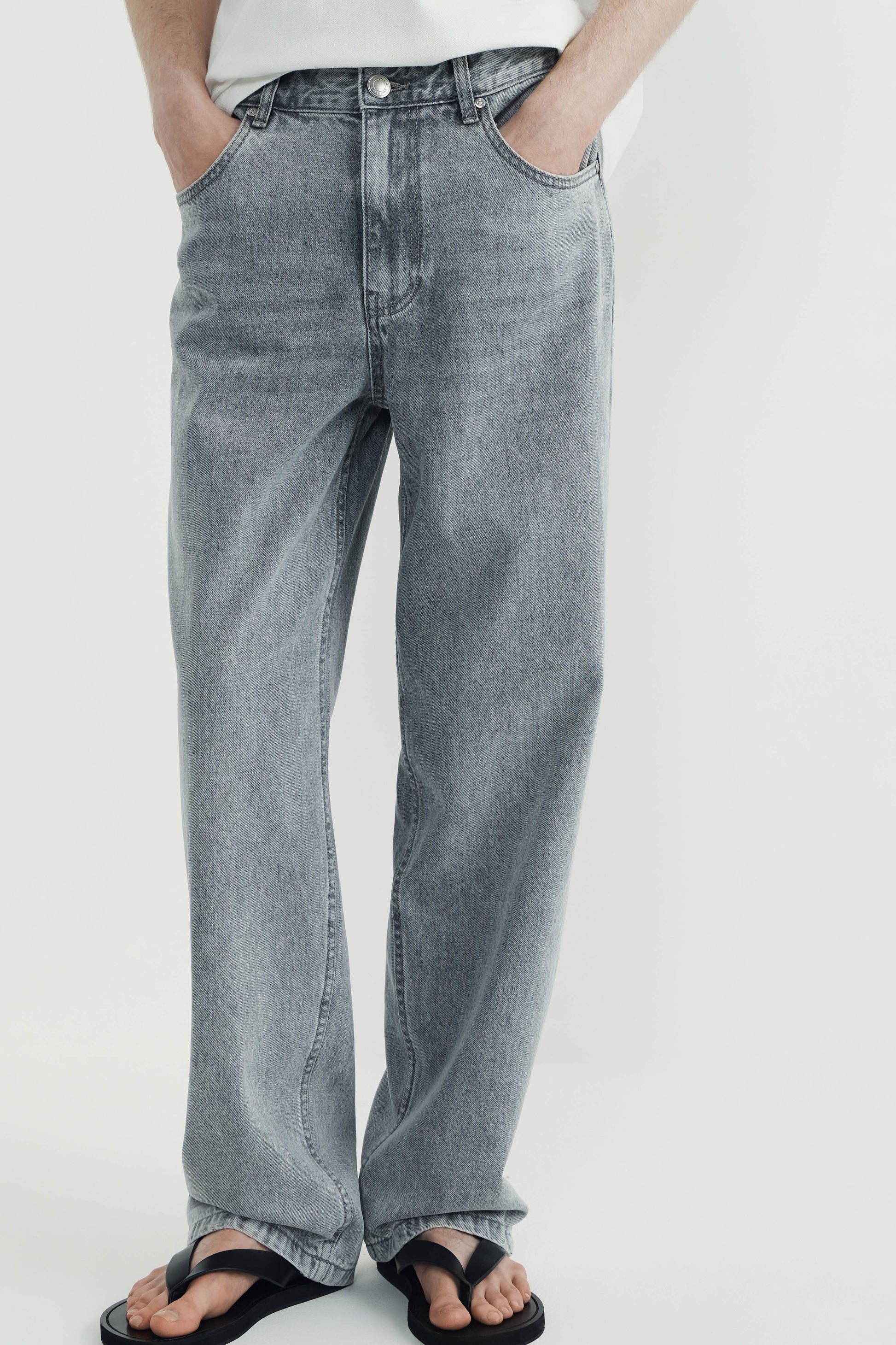 GLACIER GREY