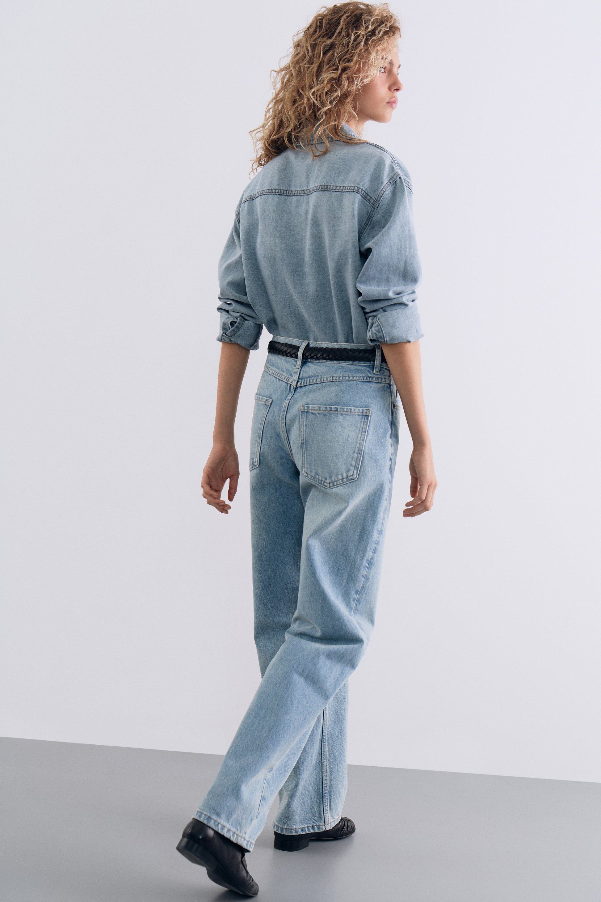 ANTIQUE BLUE