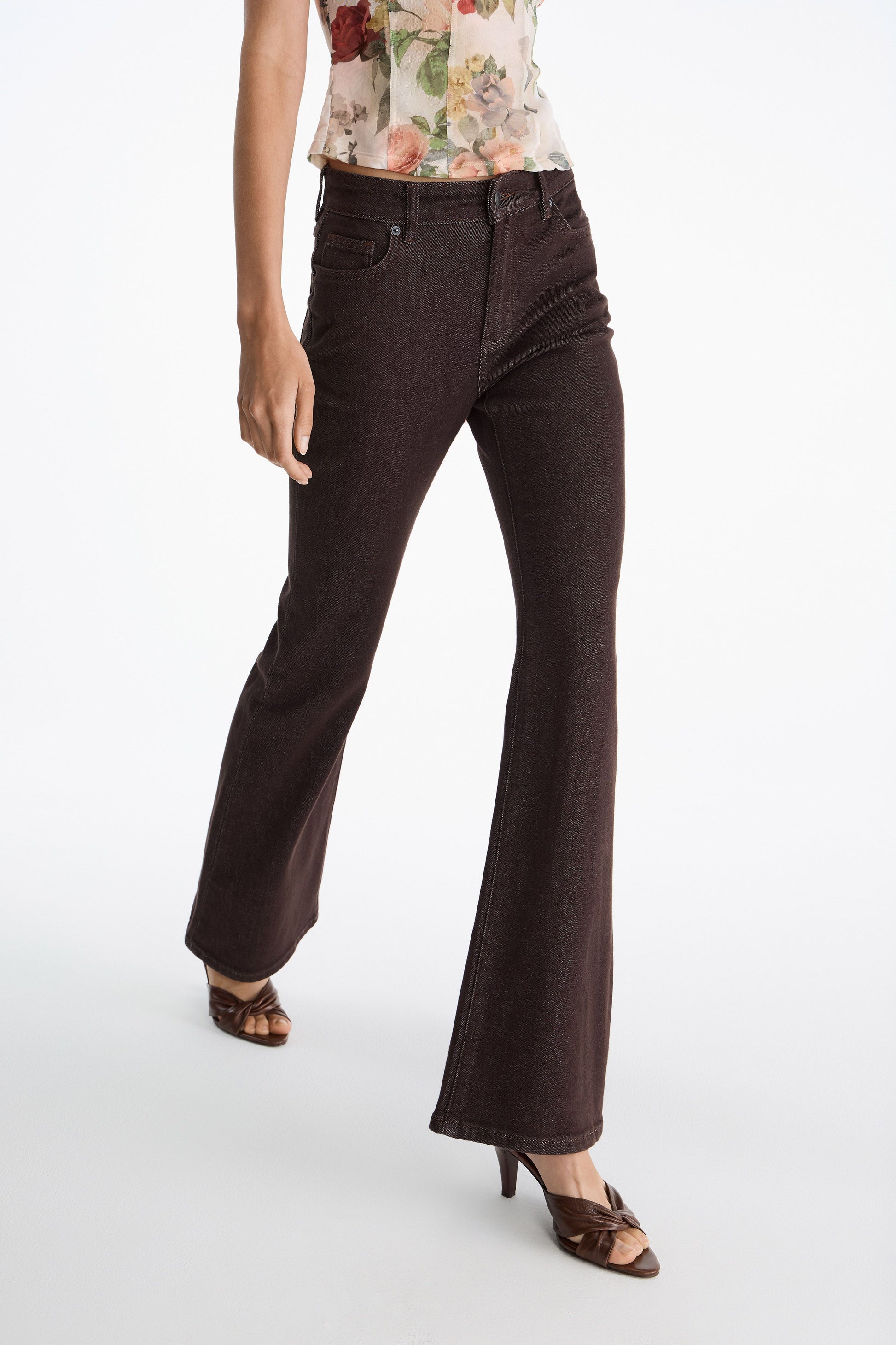 DARK BROWN