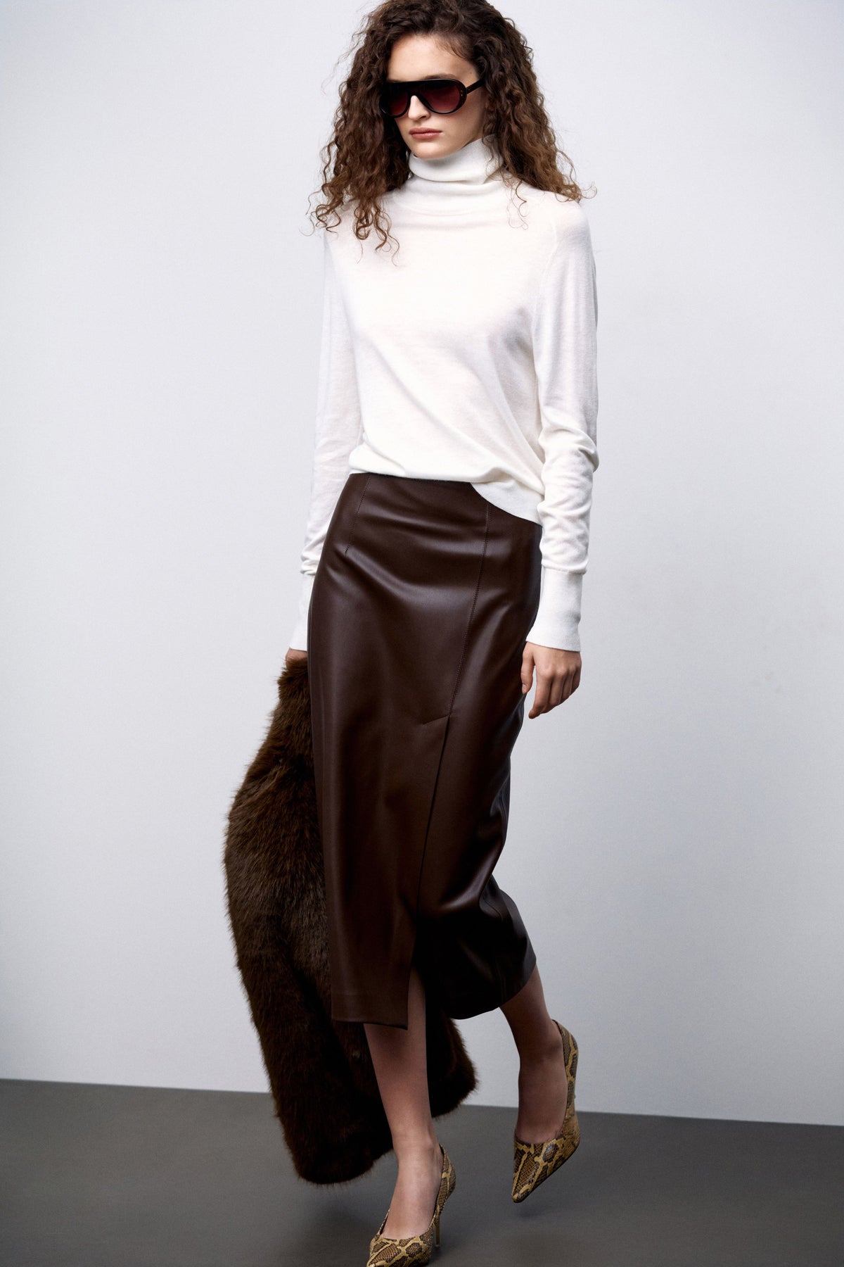 DARK BROWN