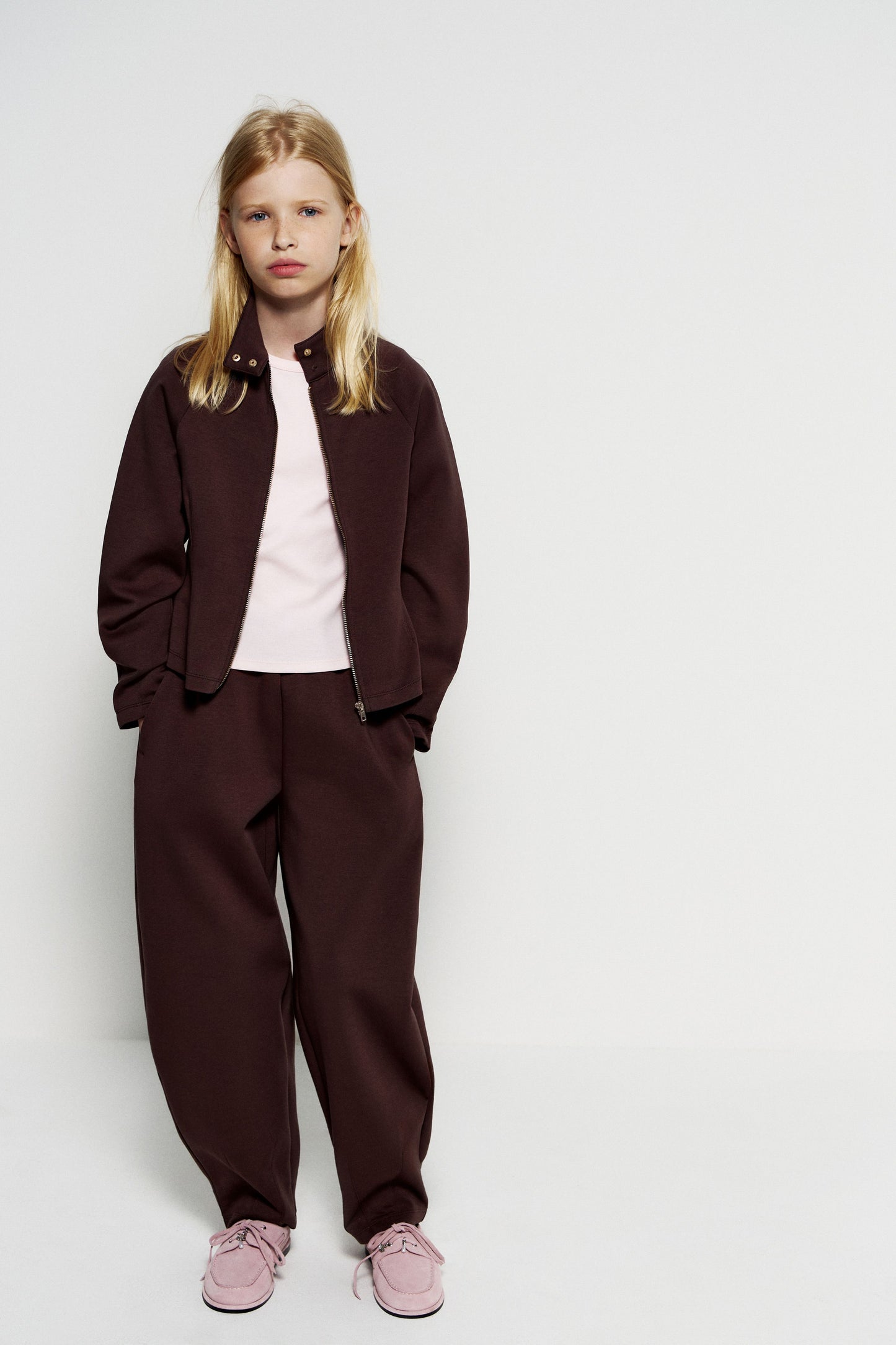DARK BROWN
