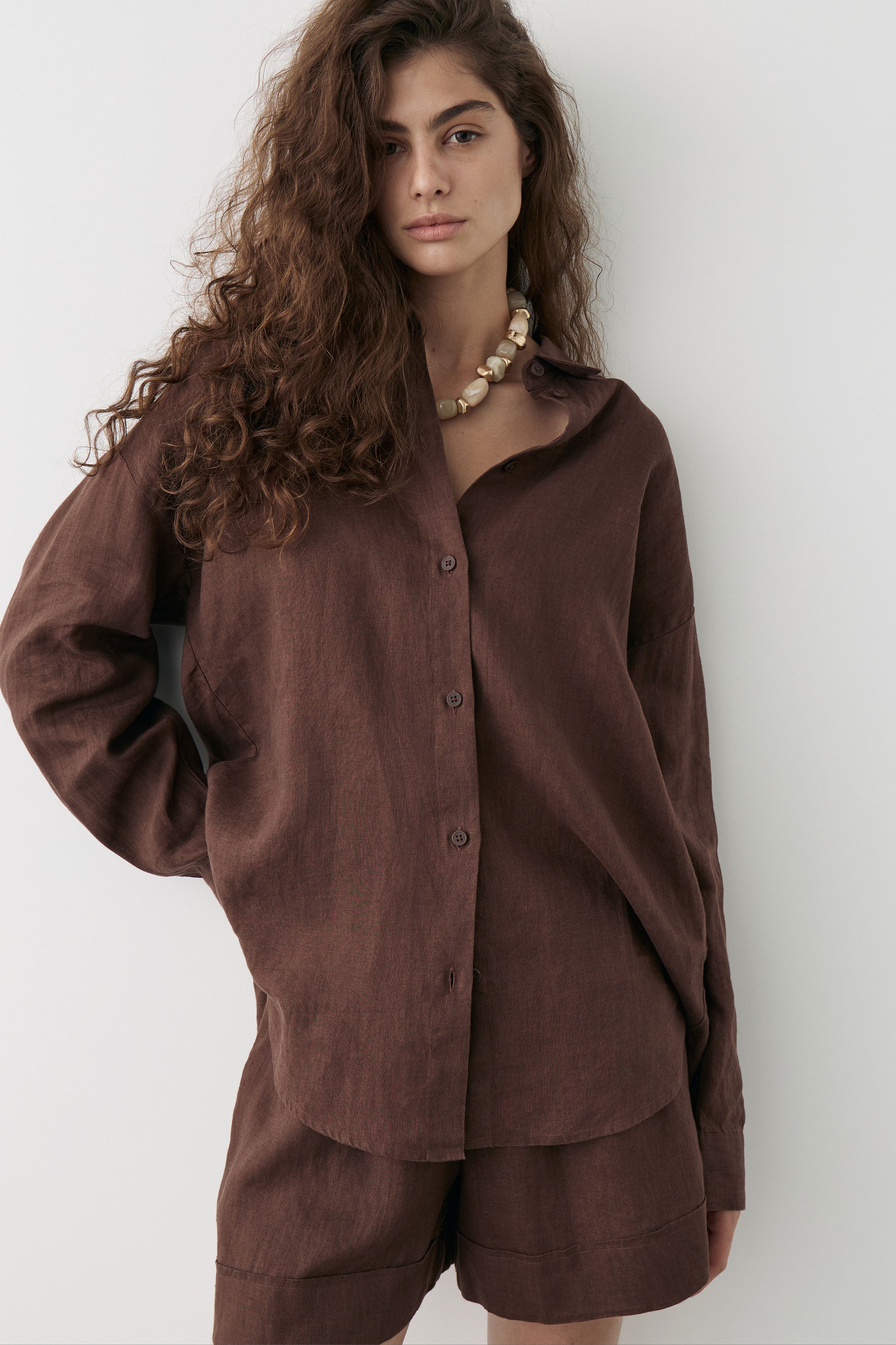 DARK BROWN