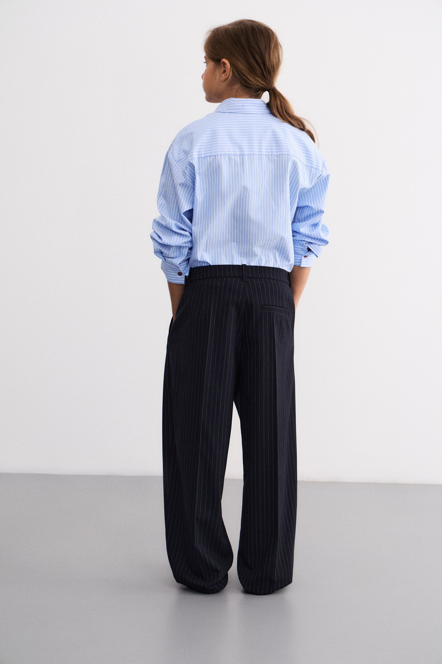 DARK BLUE/WHITE