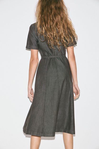 DARK BROWN